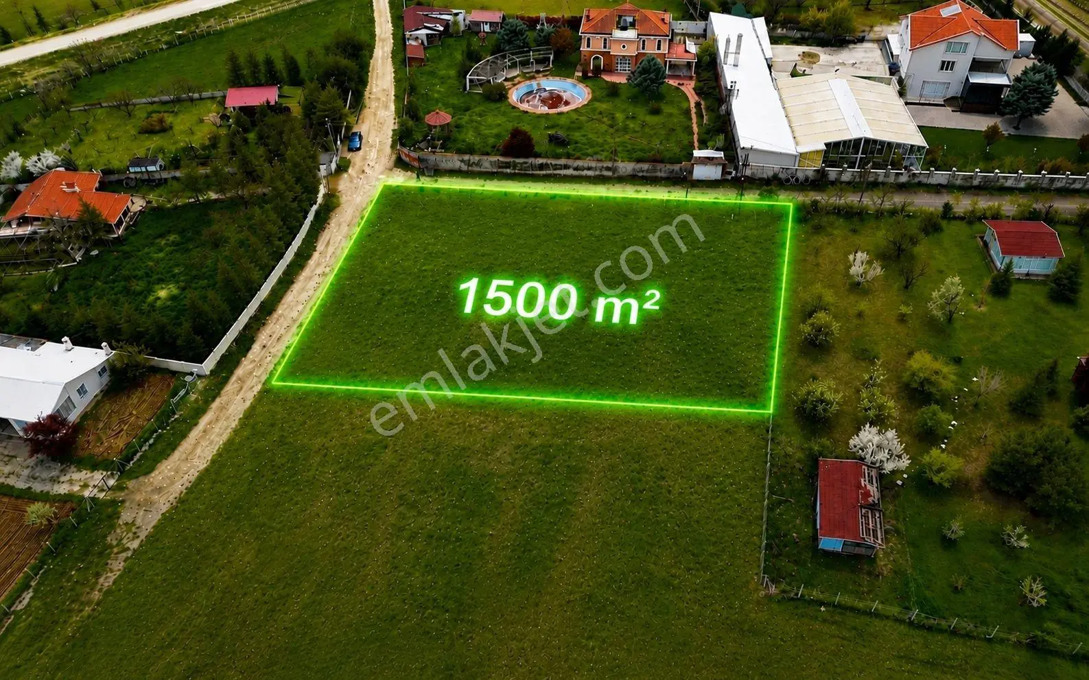 Gölbaşı Bahçelievler'De 1500 M² Köşe Parsel Satılık Villa Arsası