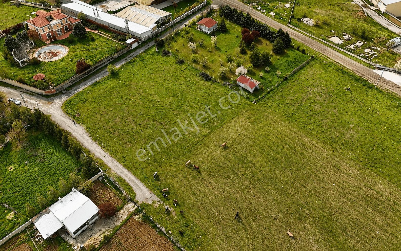 Gölbaşı Bahçelievler'de 1500 M² Köşe Parsel Satılık Villa Arsası — fotoğraf 2