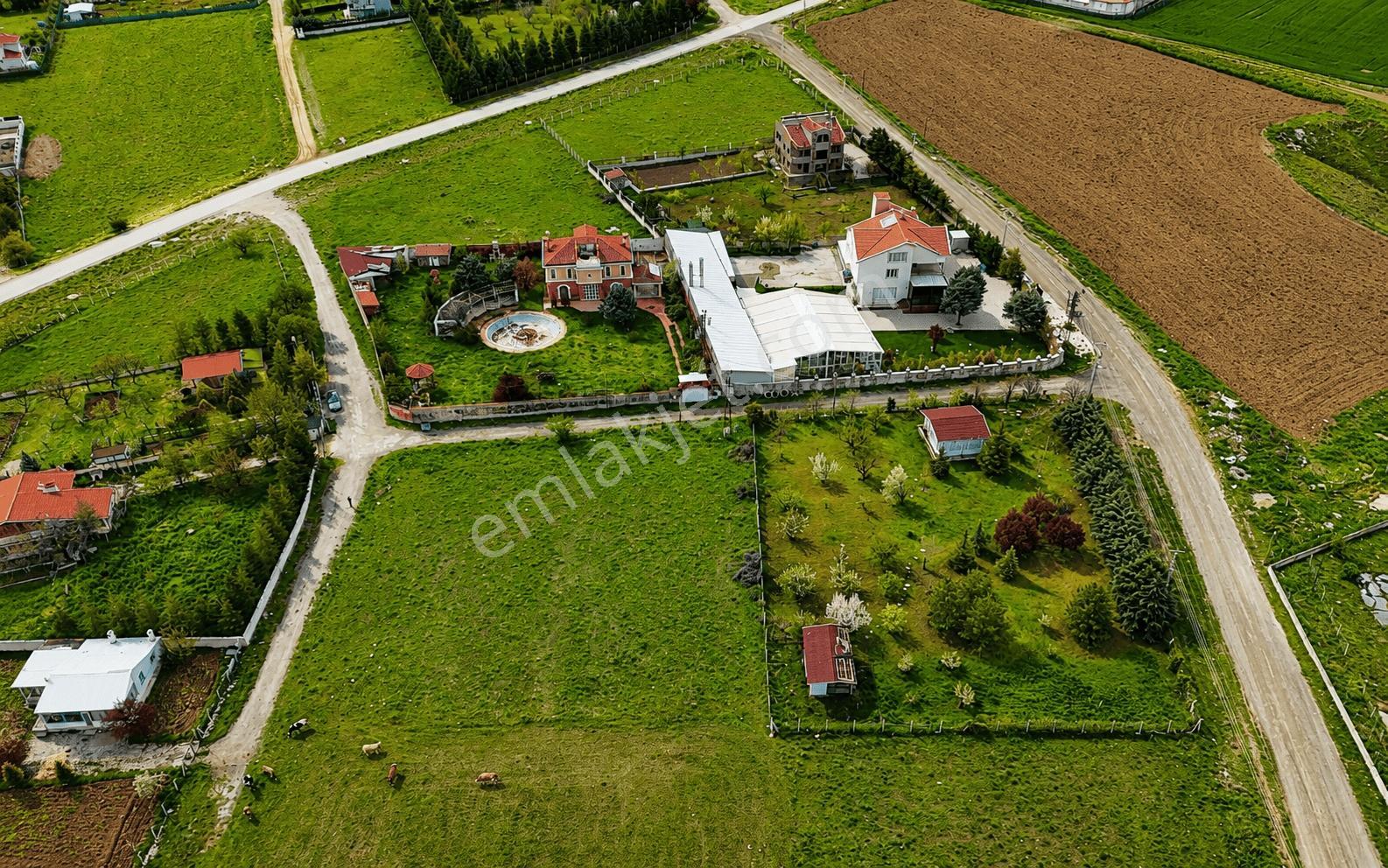 Gölbaşı Bahçelievler'de 1500 M² Köşe Parsel Satılık Villa Arsası — fotoğraf 4