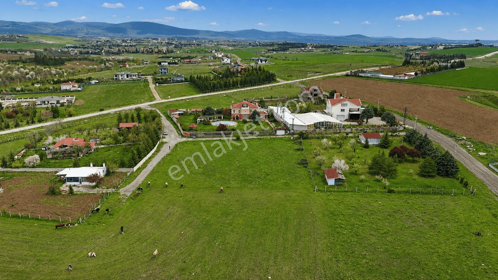 Gölbaşı Bahçelievler'de 1500 M² Köşe Parsel Satılık Villa Arsası — fotoğraf 6