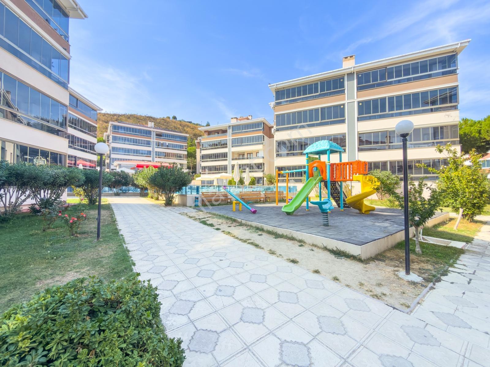 Kumbağ Doğapark Evlerinde Havuz Cephe Eşyalı Satılık 2+1 Daire — fotoğraf 3