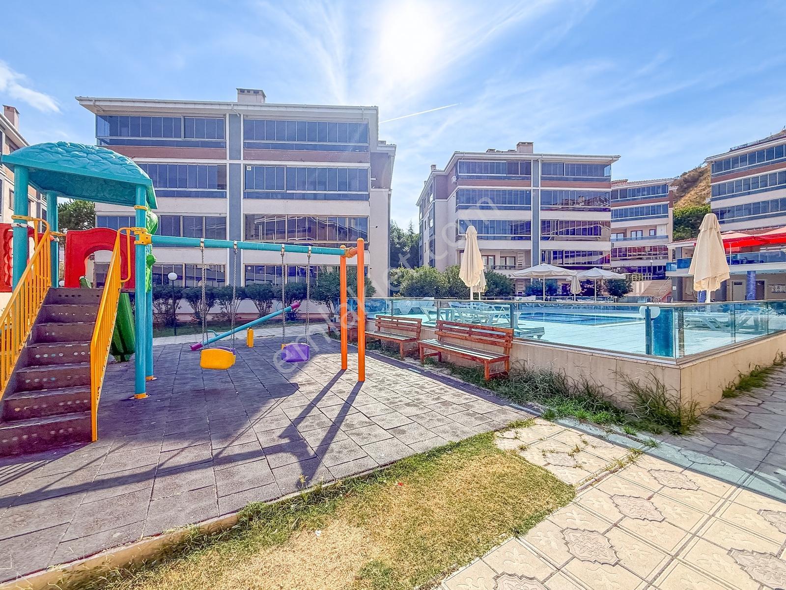 Kumbağ Doğapark Evlerinde Havuz Cephe Eşyalı Satılık 2+1 Daire — fotoğraf 4