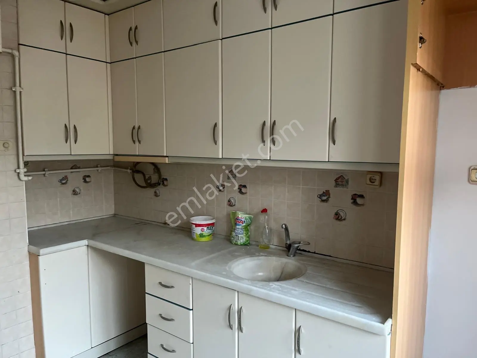 Çiftlik Caddesine Yakın İçi Temiz Satılık Daire — fotoğraf 2