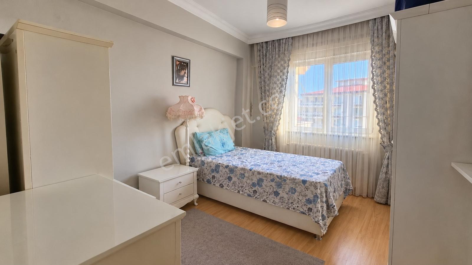 Baruthane Ihlamur Kafe Arkası Mavişehir Sitesi Kısmı Eşyalı 3+1! — fotoğraf 17