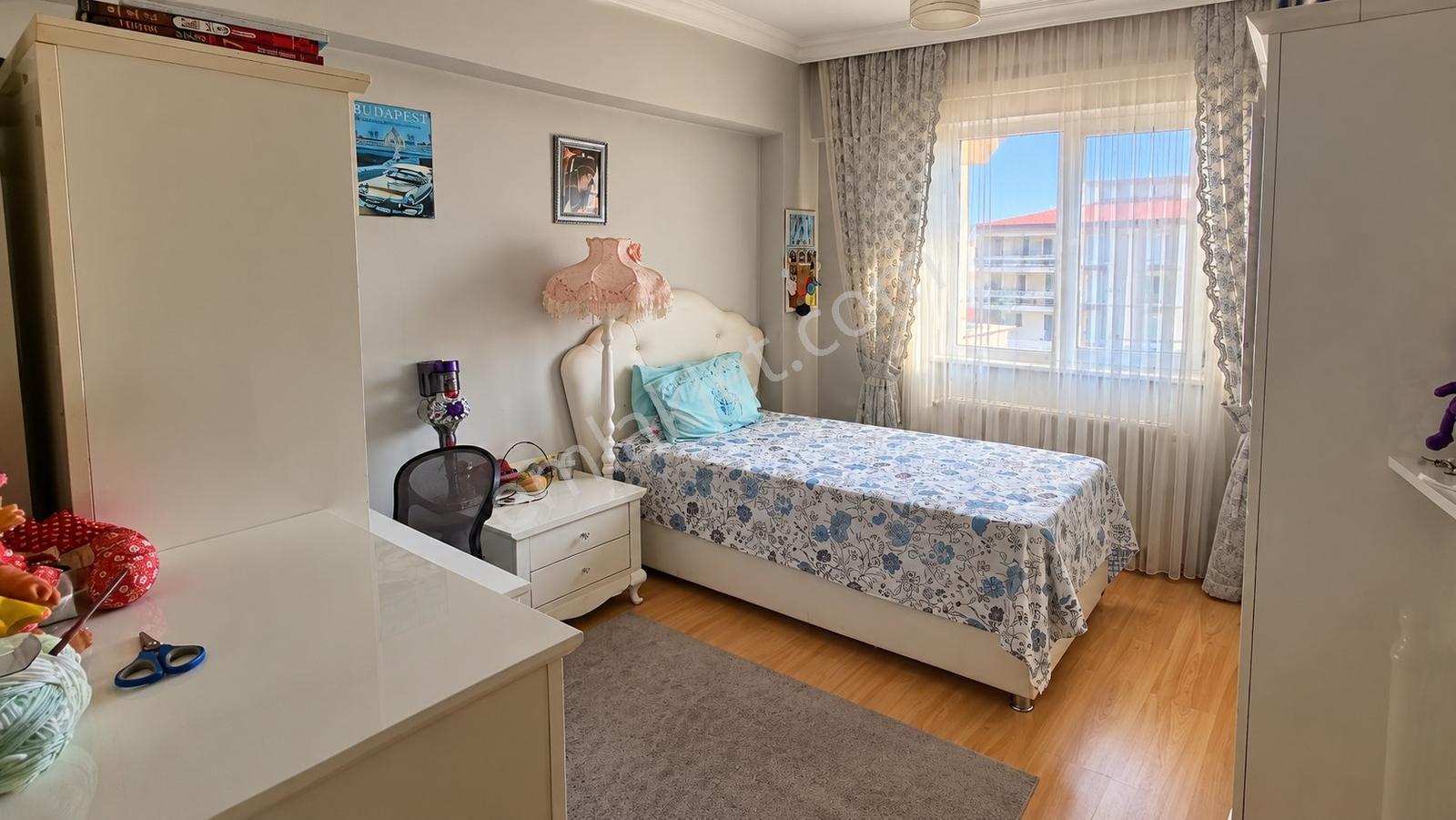 Baruthane Ihlamur Kafe Arkası Mavişehir Sitesi Kısmı Eşyalı 3+1! — fotoğraf 19
