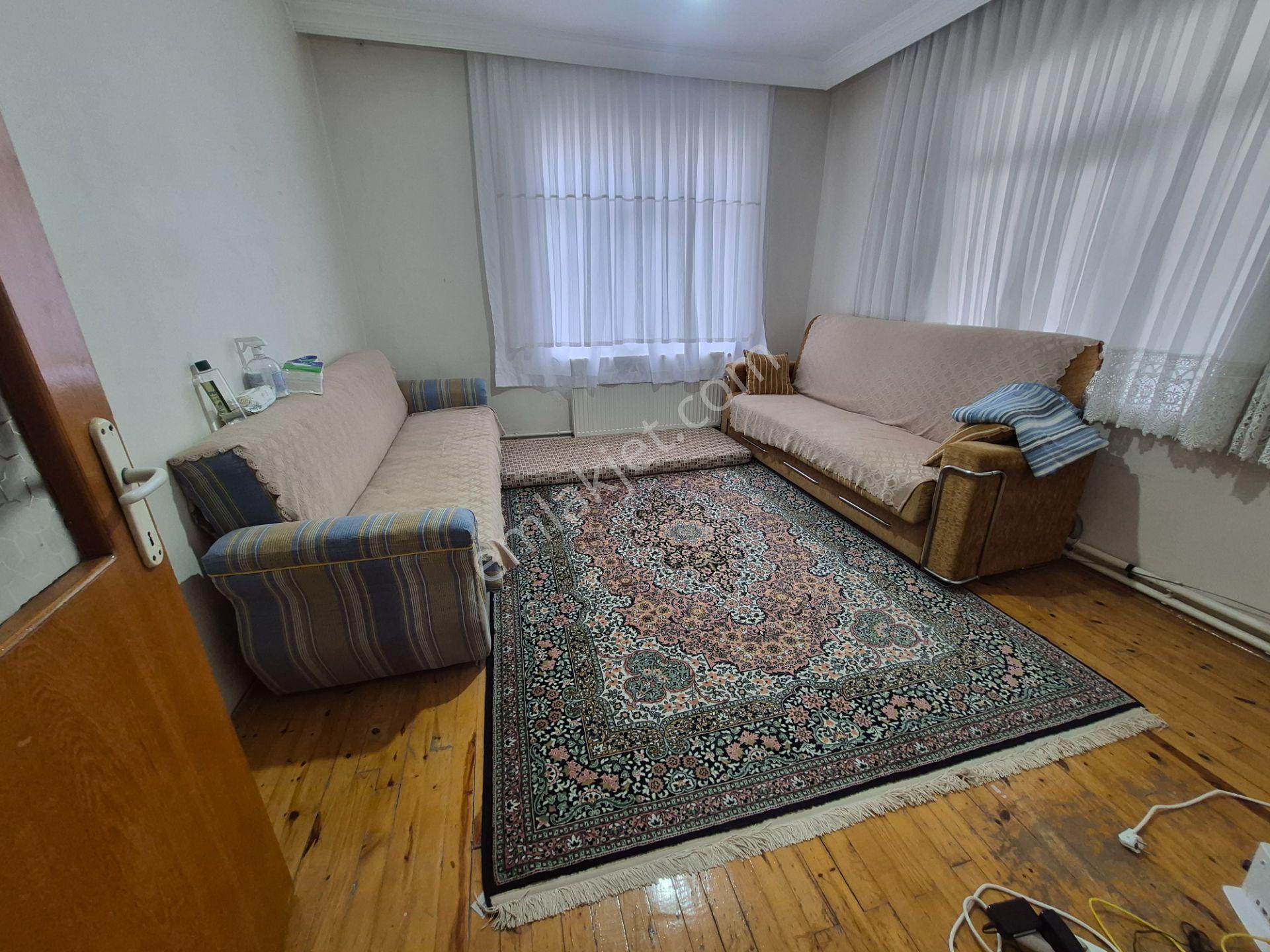 Emin Emlak Satıyor.. Valide Sultanda Girişleri Ayrı Satılık Dubleks Daire — fotoğraf 4