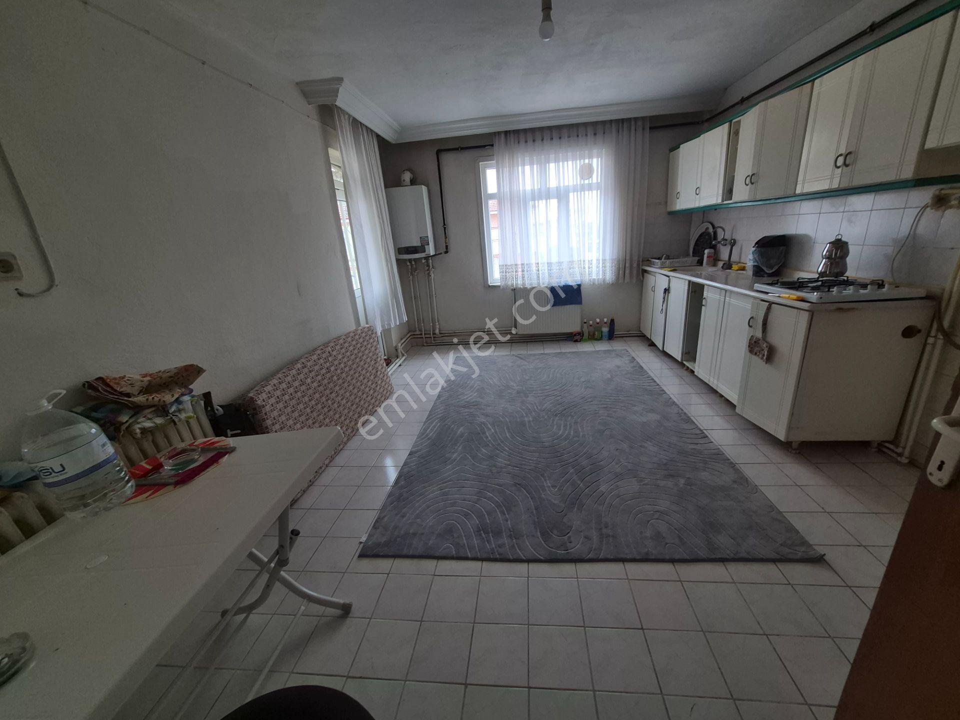 Emin Emlak Satıyor.. Valide Sultanda Girişleri Ayrı Satılık Dubleks Daire — fotoğraf 8