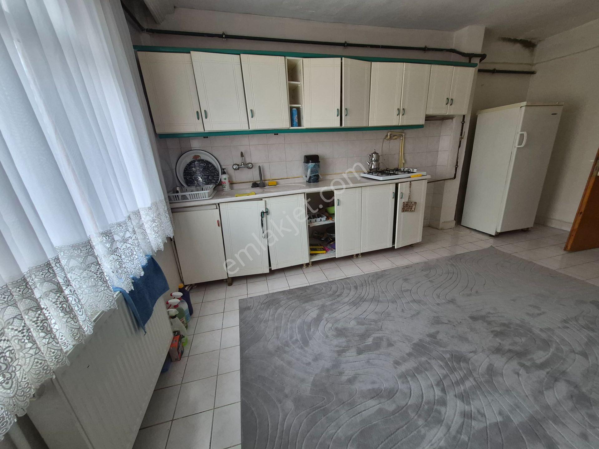 Emin Emlak Satıyor.. Valide Sultanda Girişleri Ayrı Satılık Dubleks Daire — fotoğraf 9