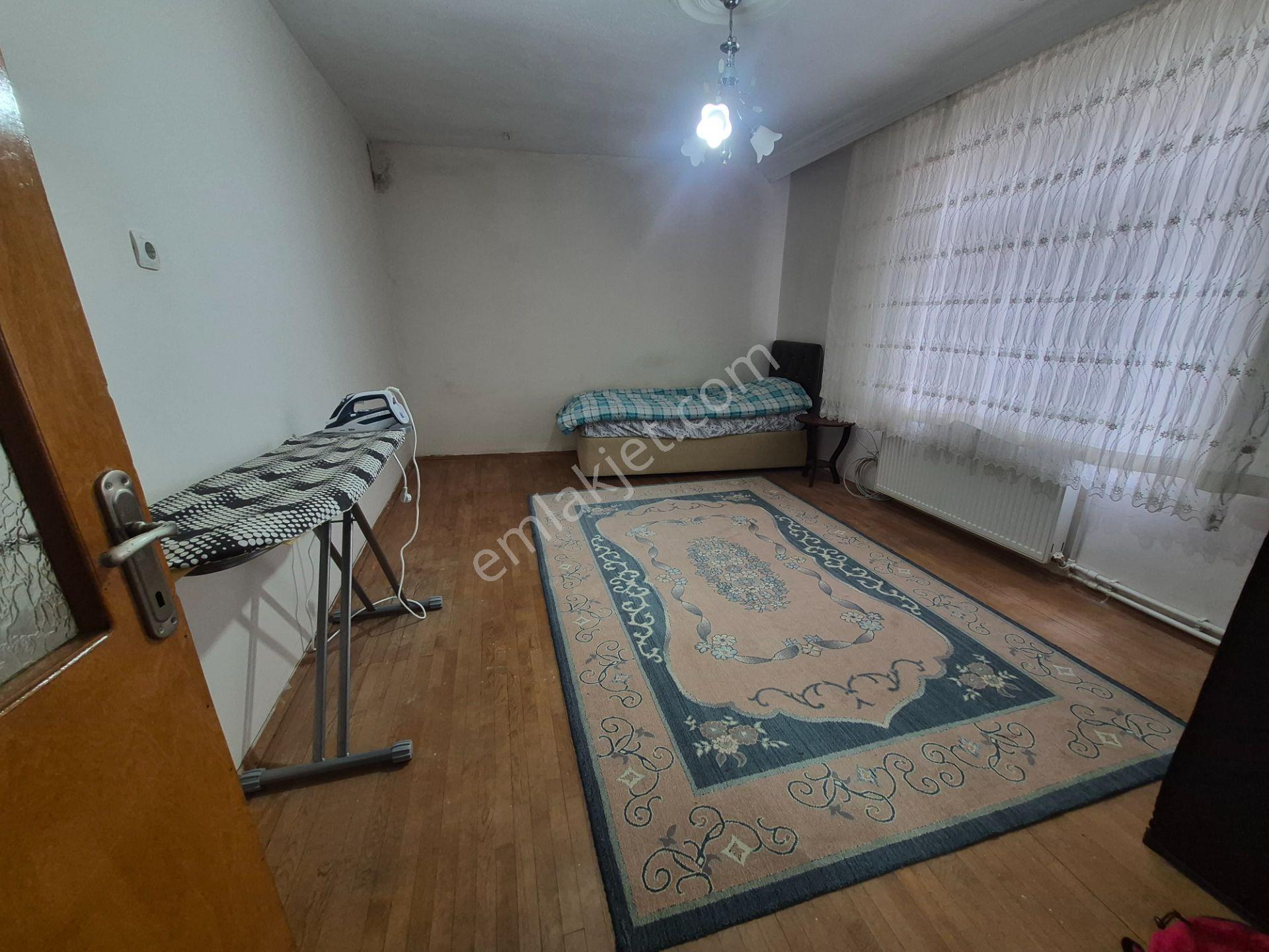 Emin Emlak Satıyor.. Valide Sultanda Girişleri Ayrı Satılık Dubleks Daire — fotoğraf 13