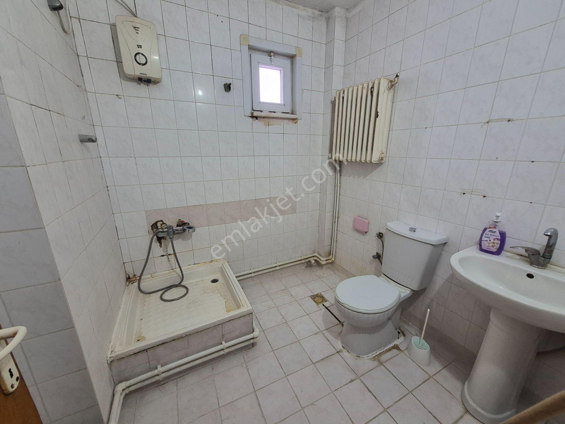 Emin Emlak Satıyor.. Valide Sultanda Girişleri Ayrı Satılık Dubleks Daire — fotoğraf 14