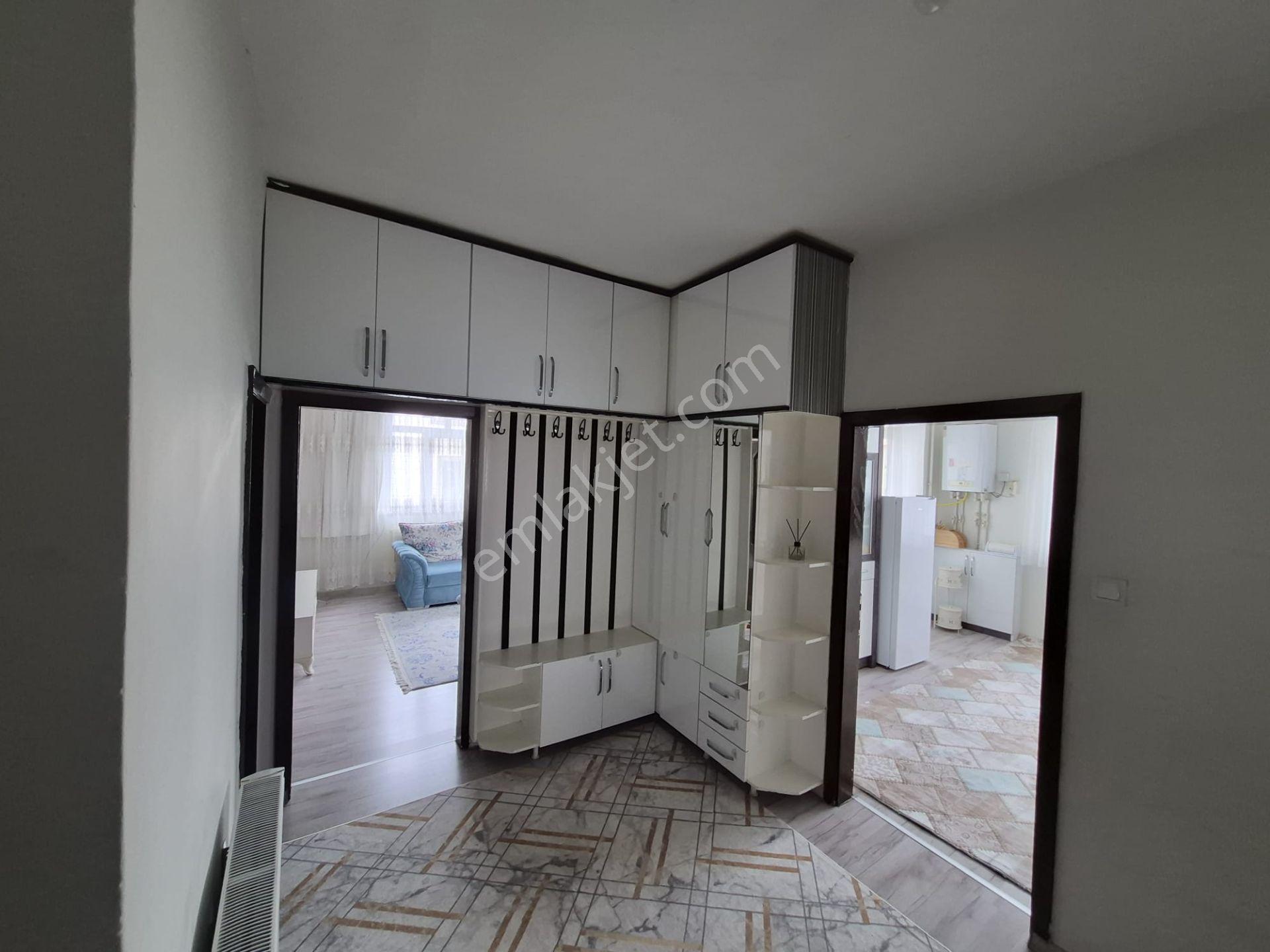 Emin Emlak Satıyor.. Valide Sultanda Girişleri Ayrı Satılık Dubleks Daire — fotoğraf 18