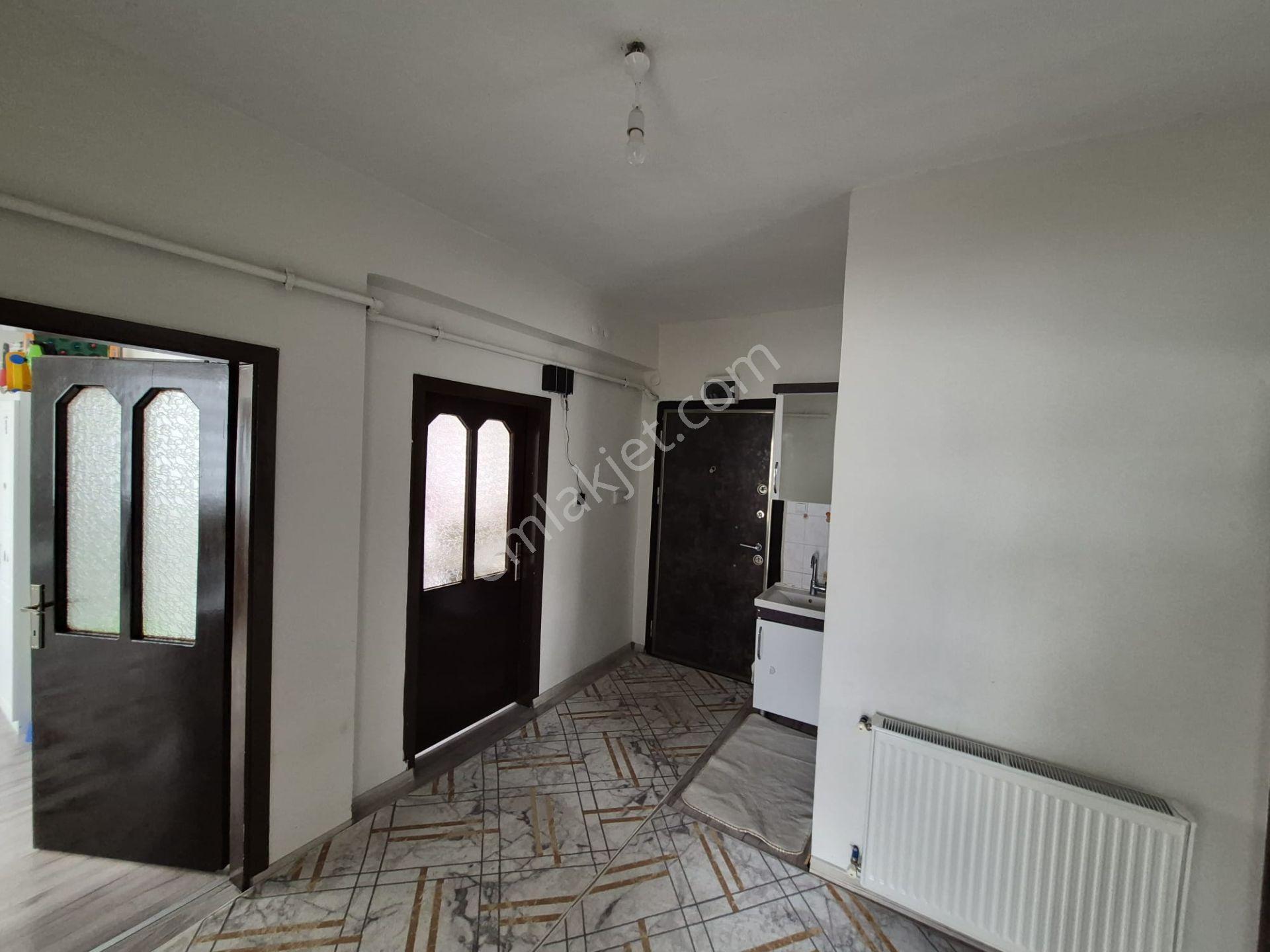 Emin Emlak Satıyor.. Valide Sultanda Girişleri Ayrı Satılık Dubleks Daire — fotoğraf 20