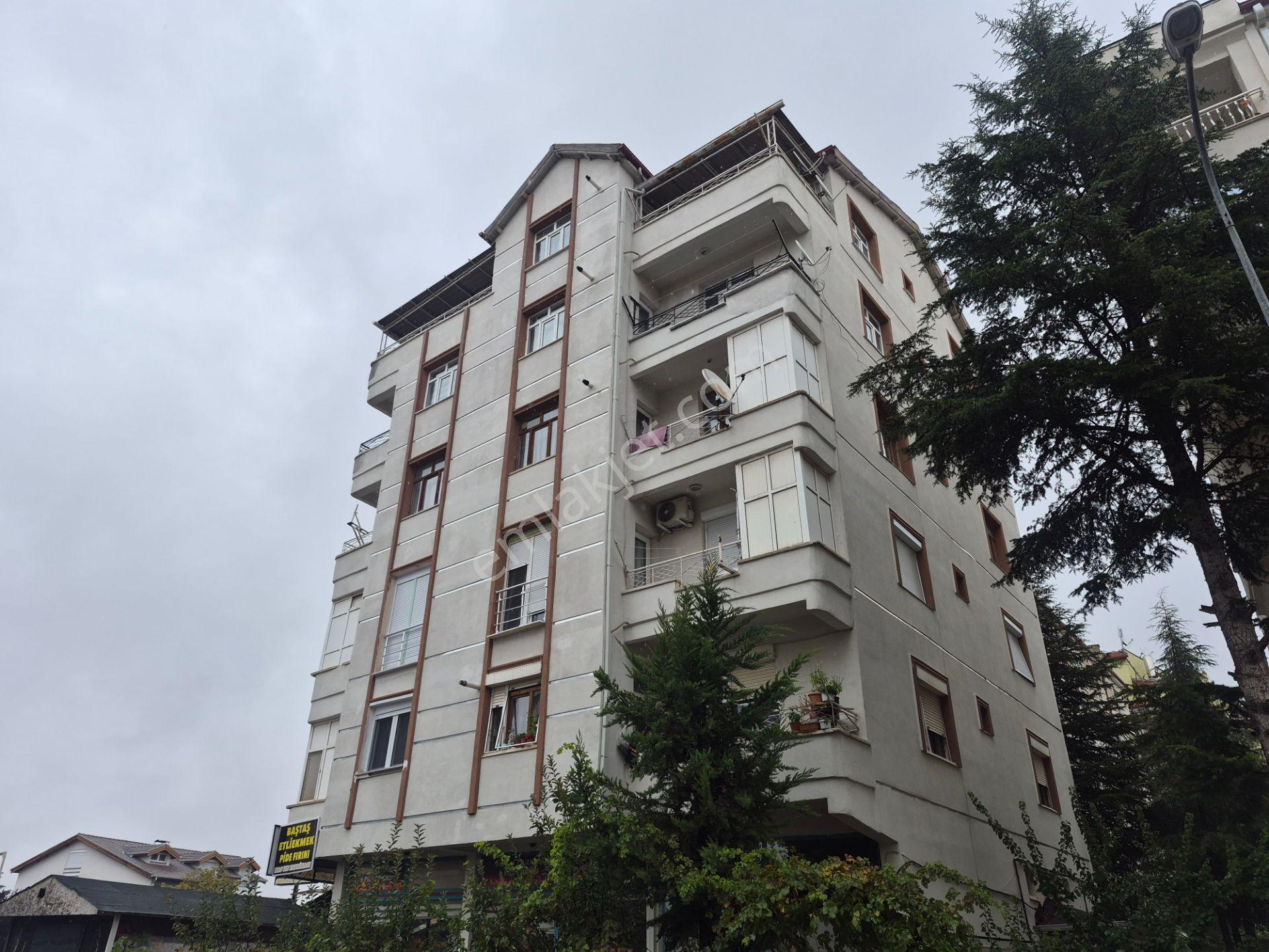 Emin Emlak Satıyor.. Valide Sultanda Girişleri Ayrı Satılık Dubleks Daire — fotoğraf 23