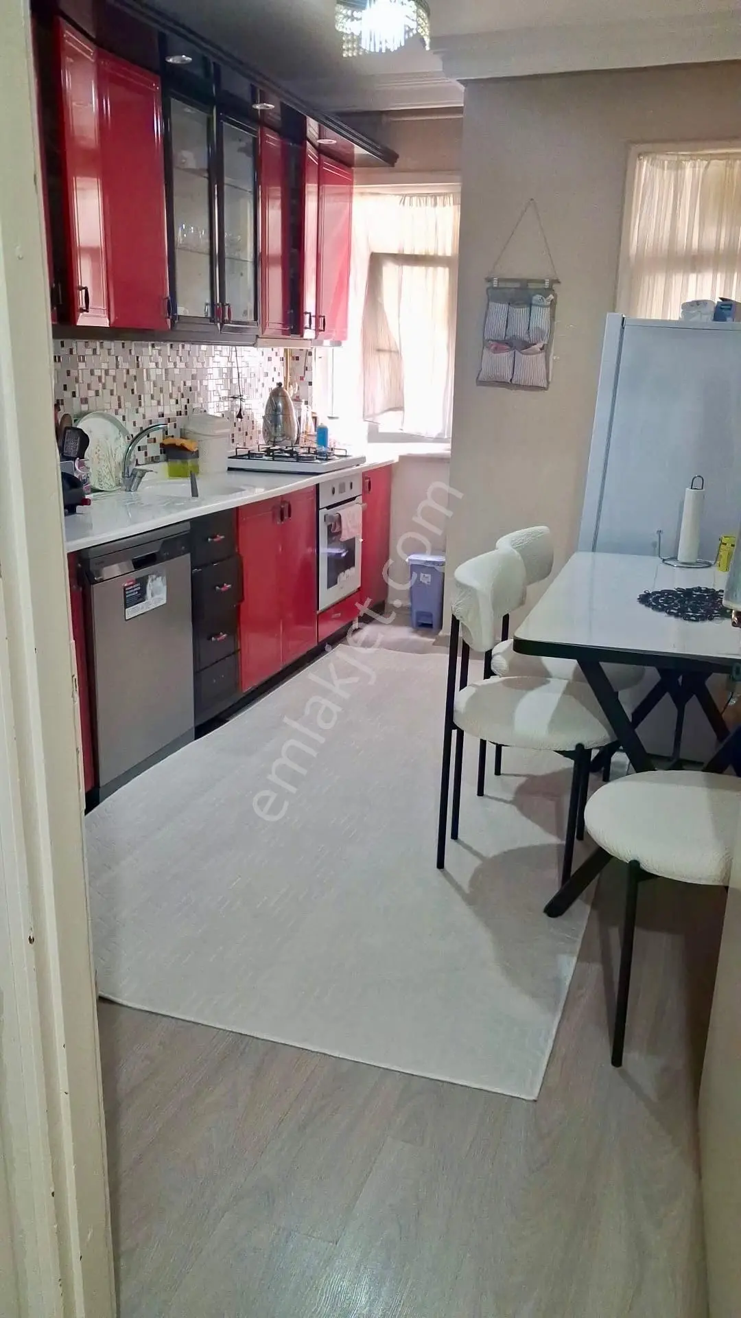 Cihangir'De Merkezi Konumlu 2+1 Acil Satılık 100M2 Yatırımlık Daire
