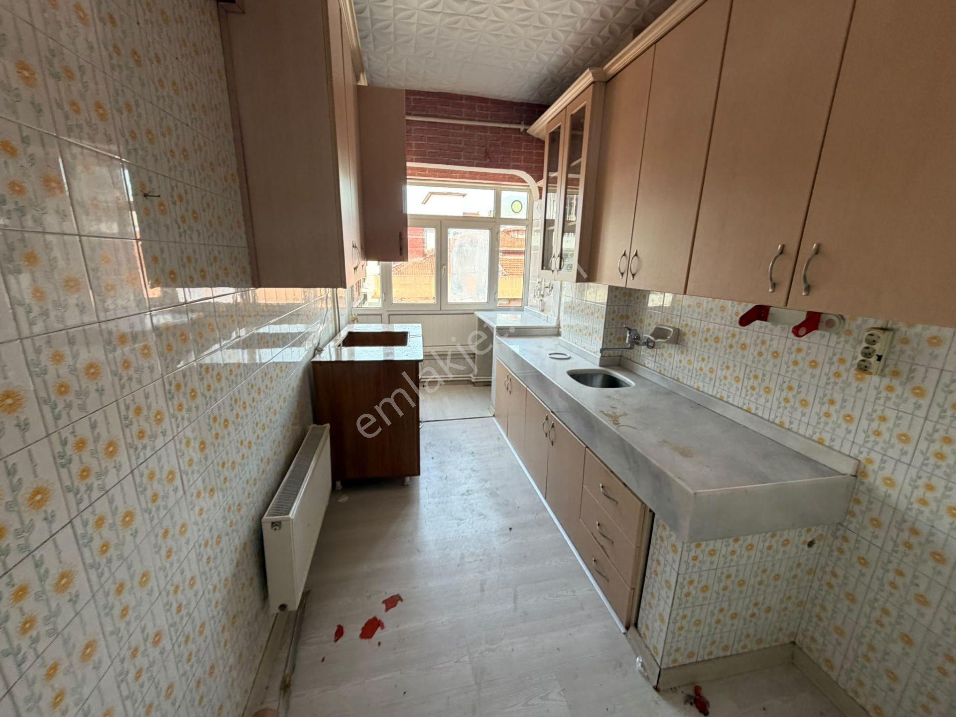 Başokur'dan Siyavuşpaşa Ulubatlı Hasan Cad. Yakın 3+1 Kentsele Girmiş Daire — fotoğraf 9