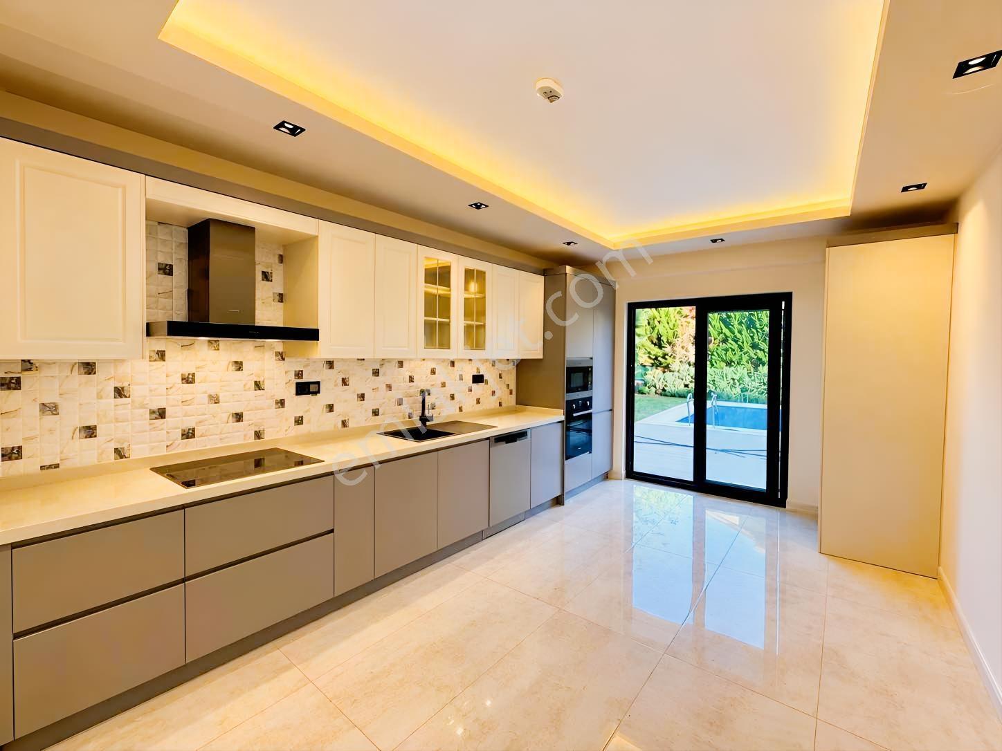 Özlüce 19 Mayıs'ta Özel Havuzlu, Bahçeli, Müstakil 4,5+1 Villa — fotoğraf 7