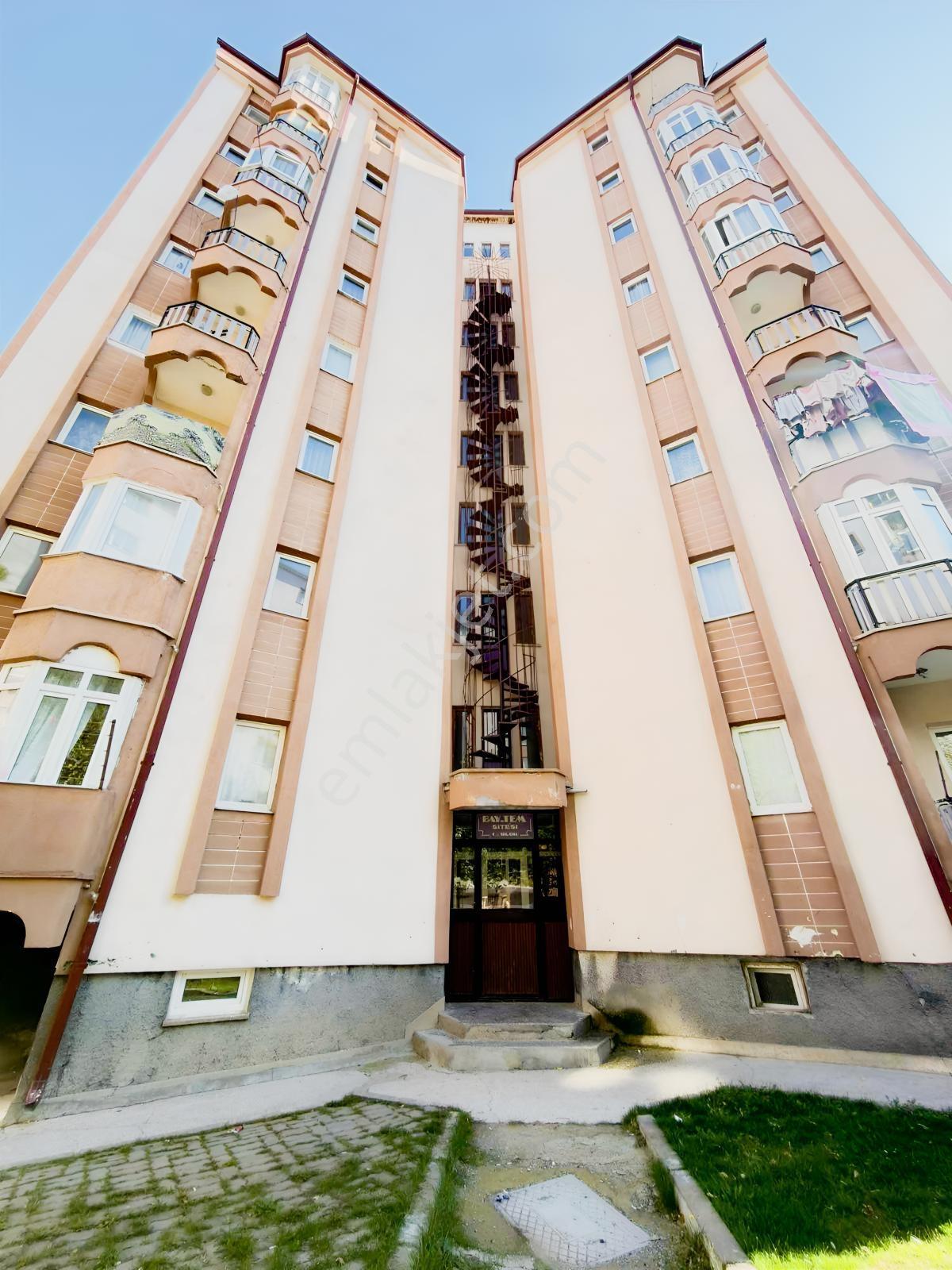 Sivas Şeyhşamil Baytem Konutlarında Satılık 3+1 Ara Kat Daire — fotoğraf 3