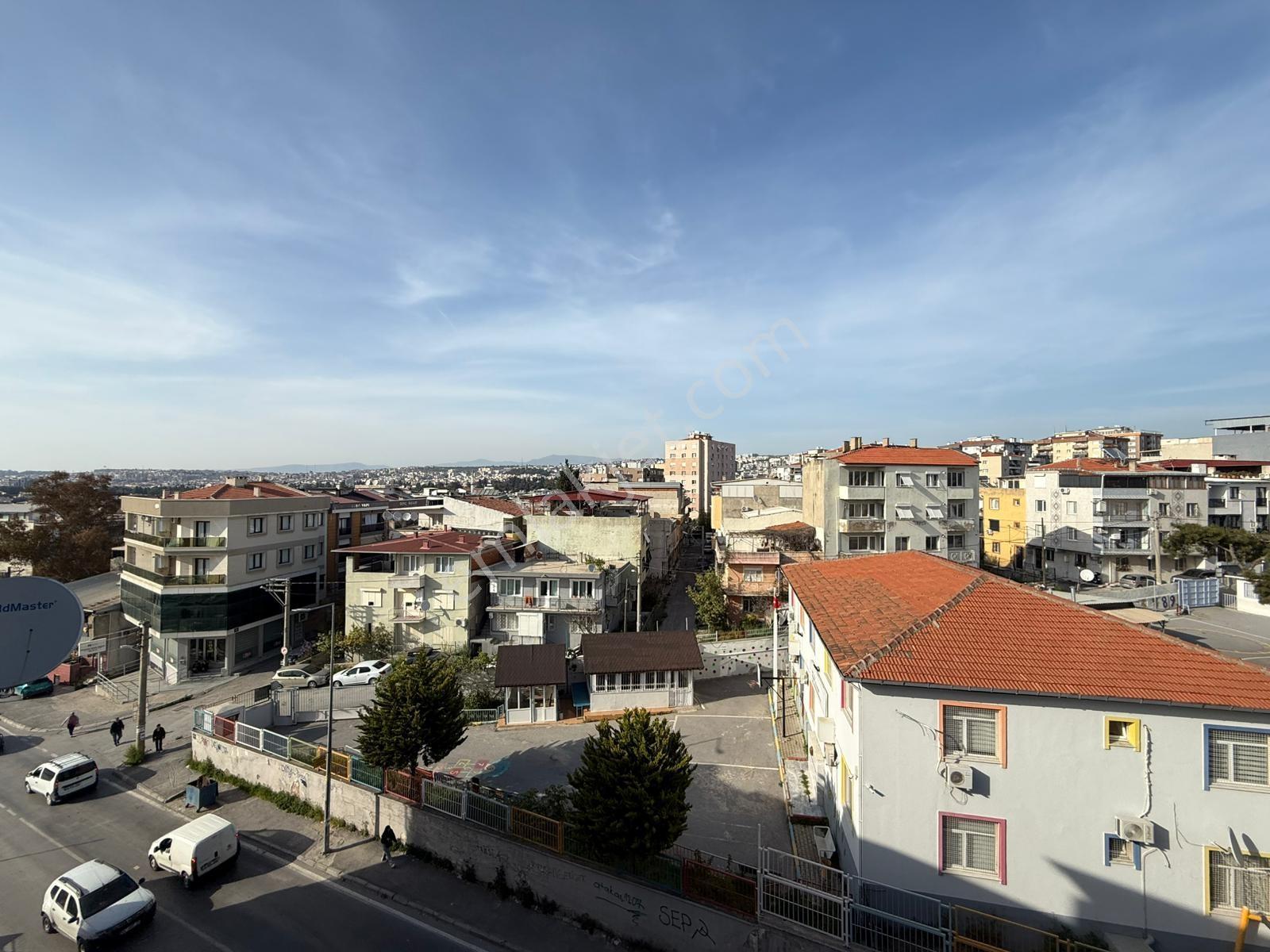 Buca'da Üniverste Karşısı Satılık 3+1 Daire — fotoğraf 2
