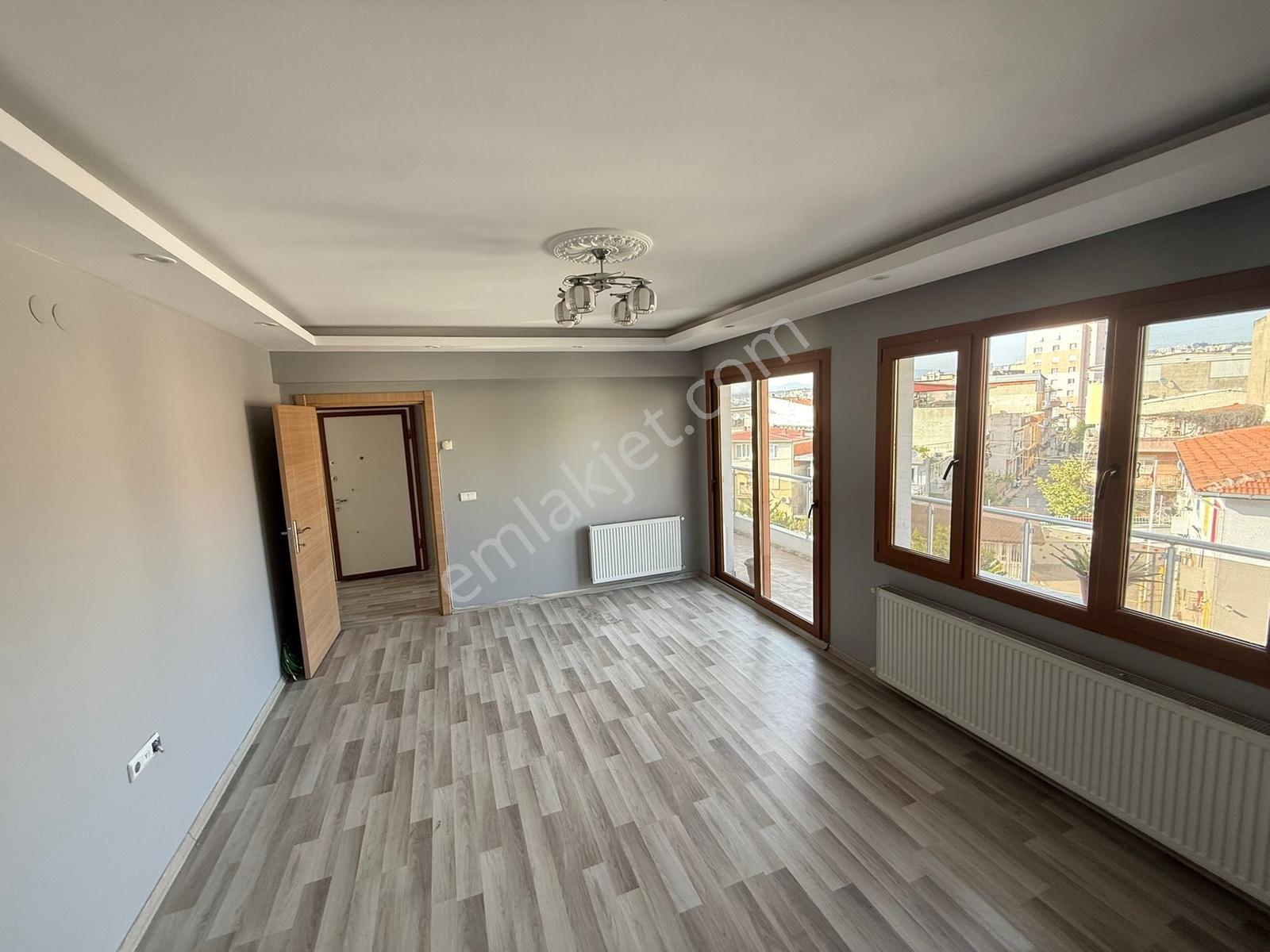 Buca'da Üniverste Karşısı Satılık 3+1 Daire — fotoğraf 6