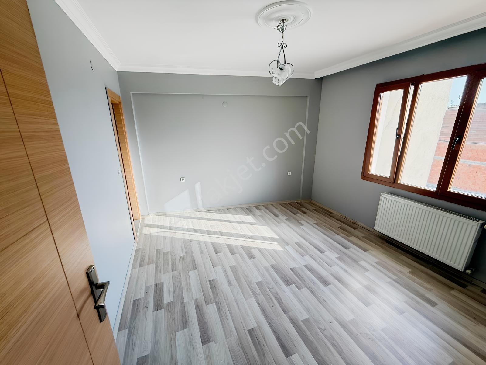 Buca'da Üniverste Karşısı Satılık 3+1 Daire — fotoğraf 9