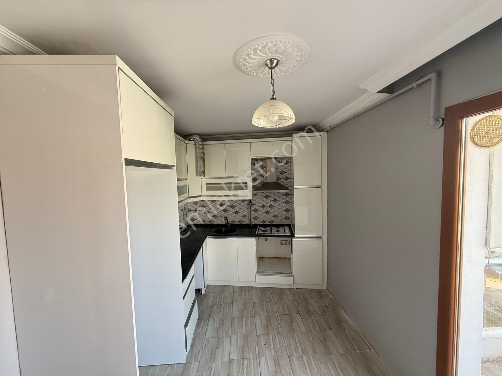 Buca'da Üniverste Karşısı Satılık 3+1 Daire — fotoğraf 11