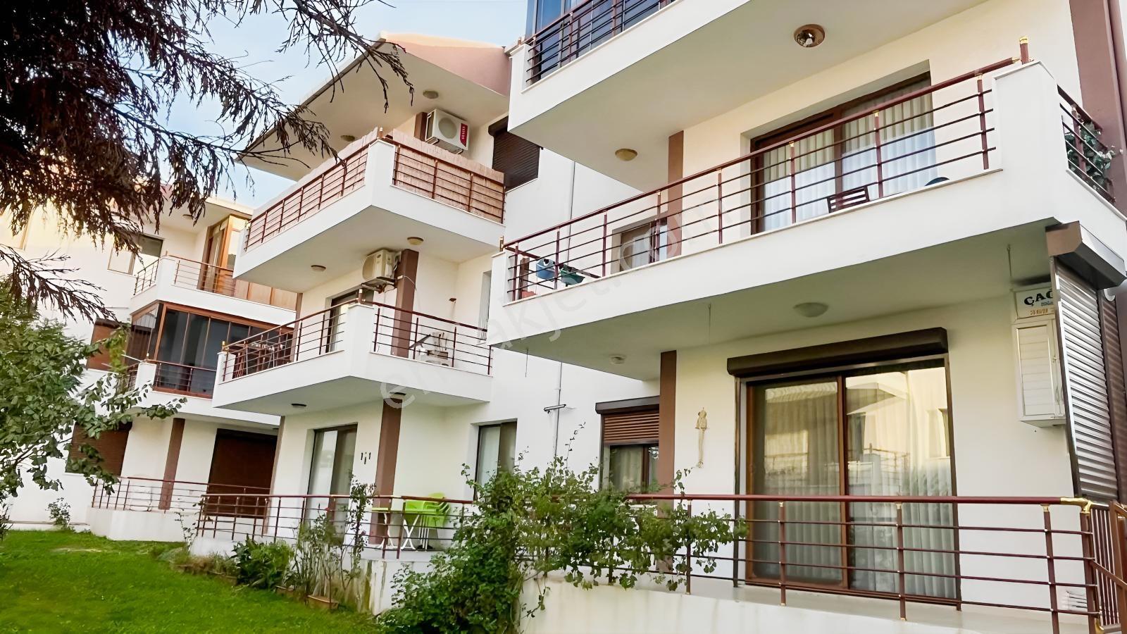 Yenifoça Turkuaz Evleri Sitesinde Satılık 2+1 Daire — fotoğraf 4