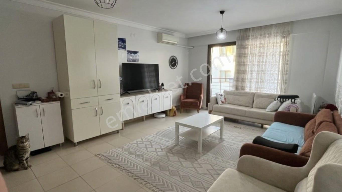 Yenifoça Turkuaz Evleri Sitesinde Satılık 2+1 Daire — fotoğraf 10