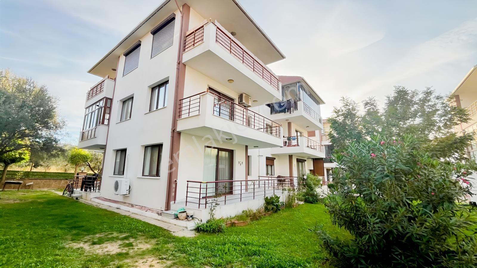 Yenifoça Turkuaz Evleri Sitesinde Satılık 2+1 Daire — fotoğraf 23