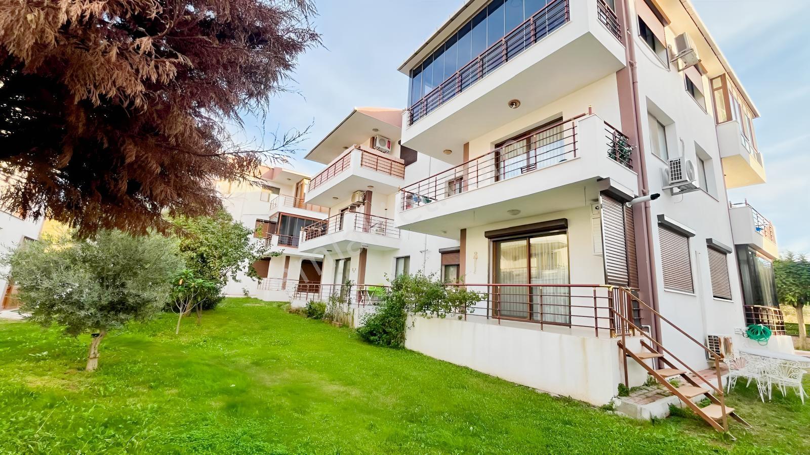 Yenifoça Turkuaz Evleri Sitesinde Satılık 2+1 Daire — fotoğraf 24