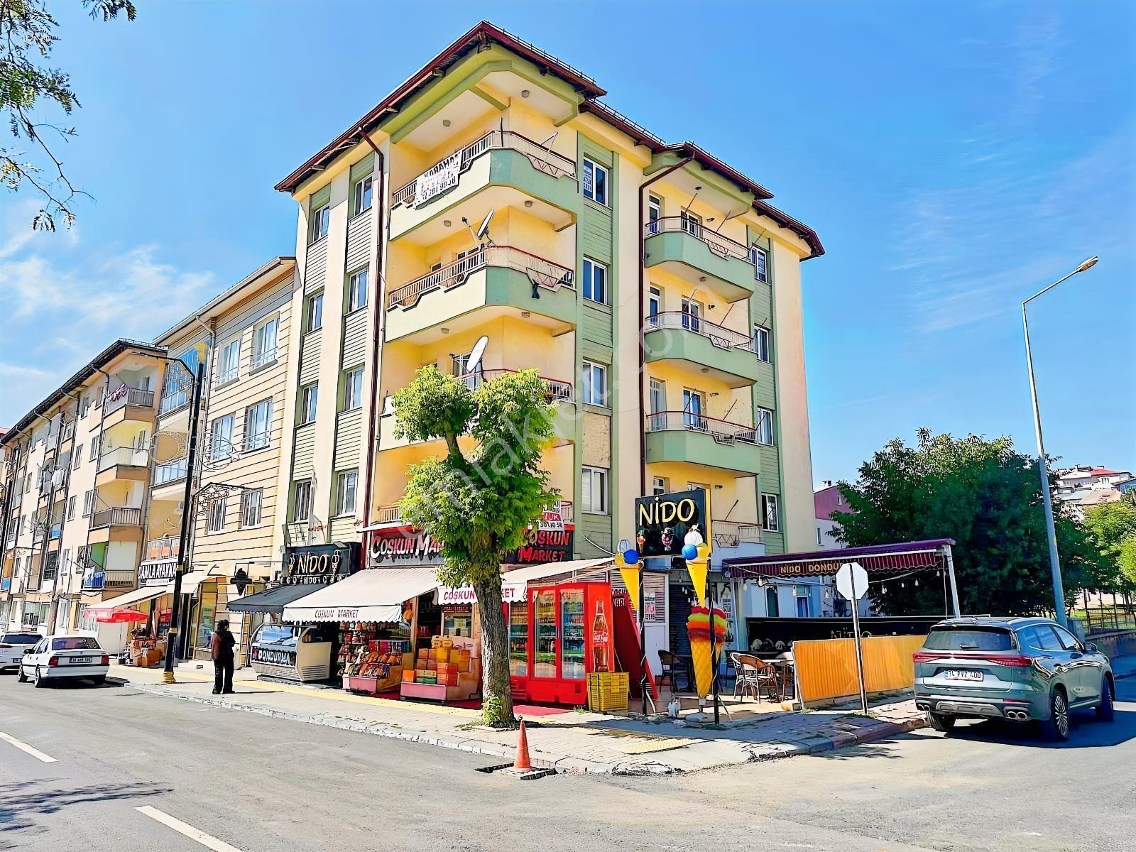 Karahan Emlaktan Emek Mah.buhara Caddesinde Satılık 3+1 Daire.. — fotoğraf 2