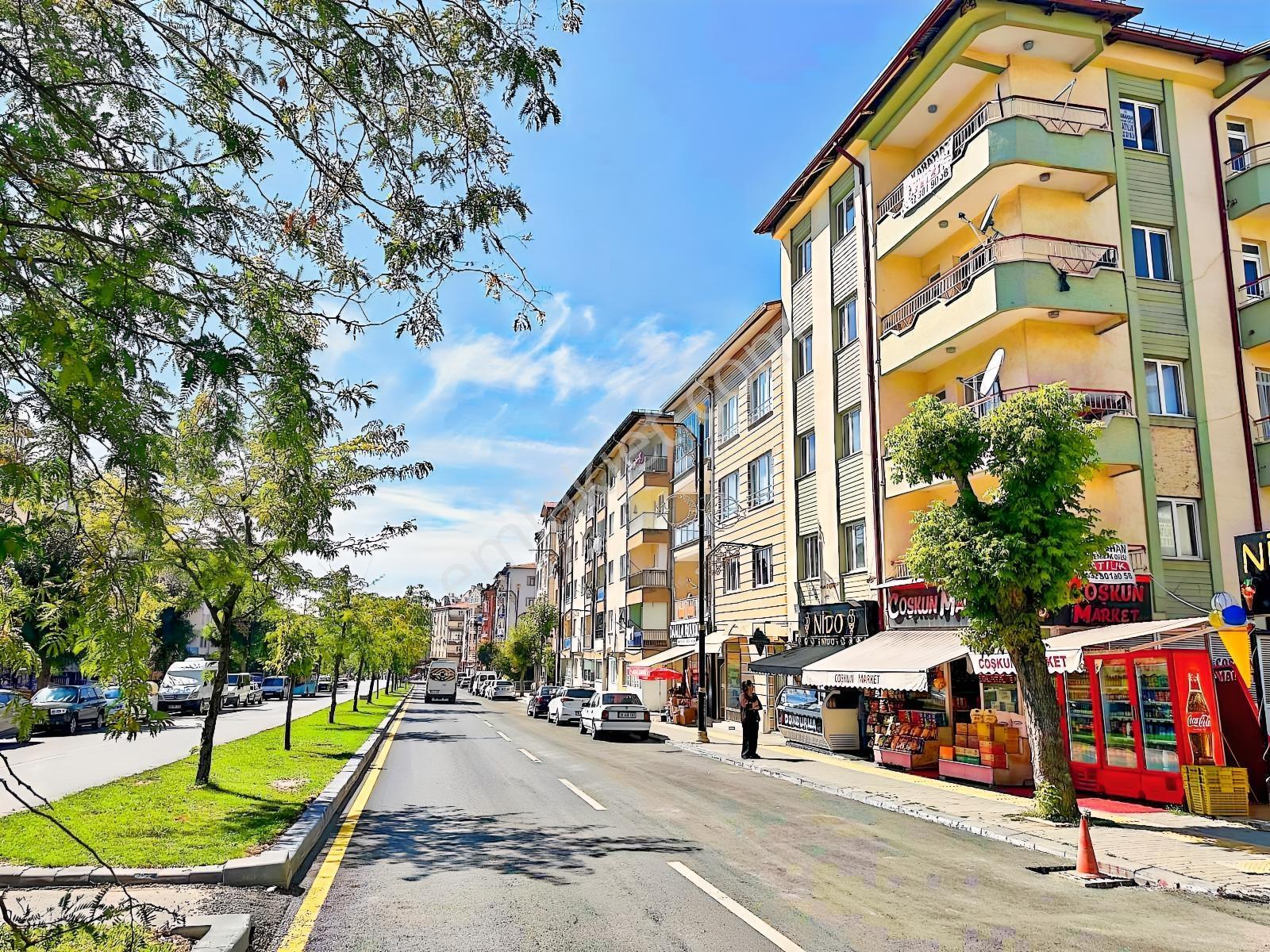 Karahan Emlaktan Emek Mah.buhara Caddesinde Satılık 3+1 Daire.. — fotoğraf 3