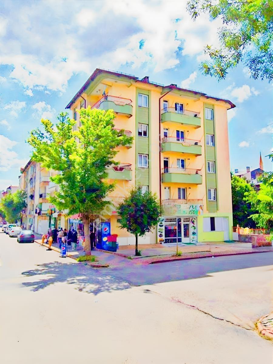 Karahan Emlaktan Emek Mah.buhara Caddesinde Satılık 3+1 Daire.. — fotoğraf 7
