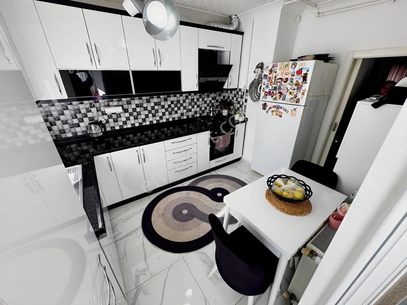 Güzelkent Mah.3+1 120 M2 Site İçerisinde Full Yapılı Daire — fotoğraf 2