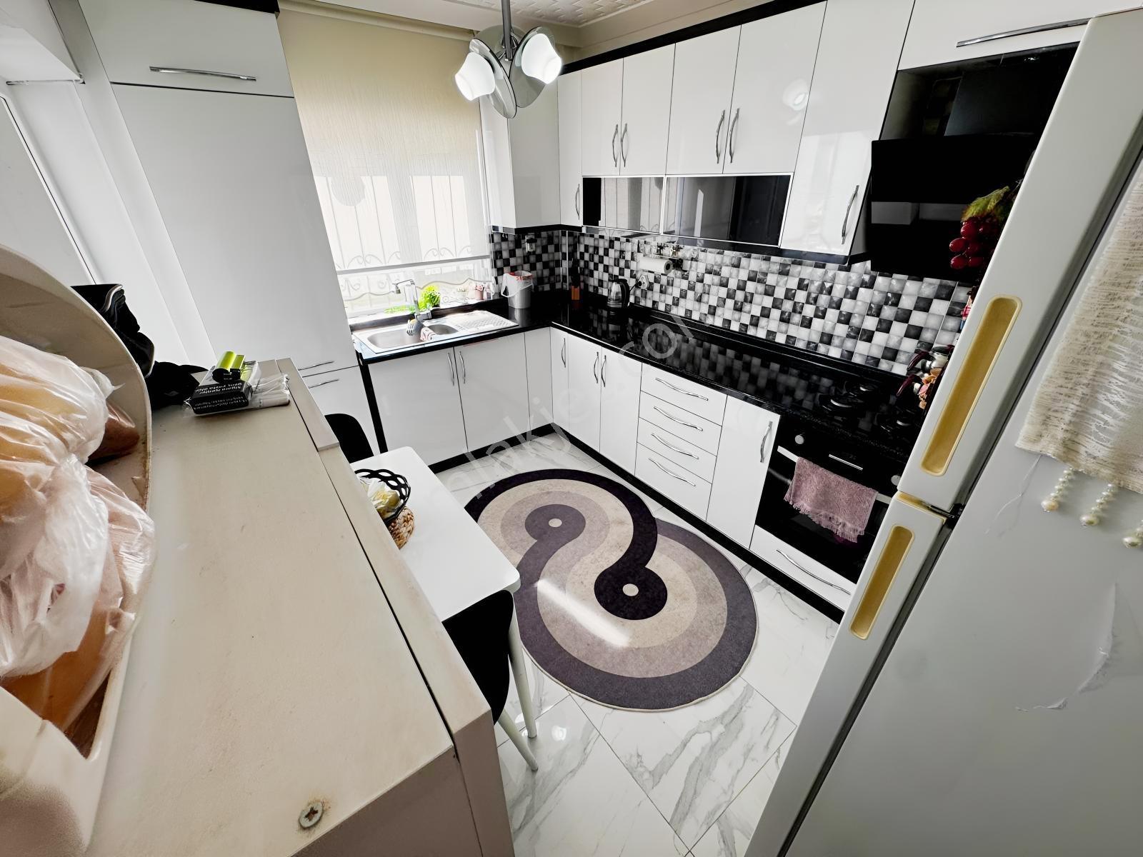 Güzelkent Mah.3+1 120 M2 Site İçerisinde Full Yapılı Daire — fotoğraf 3