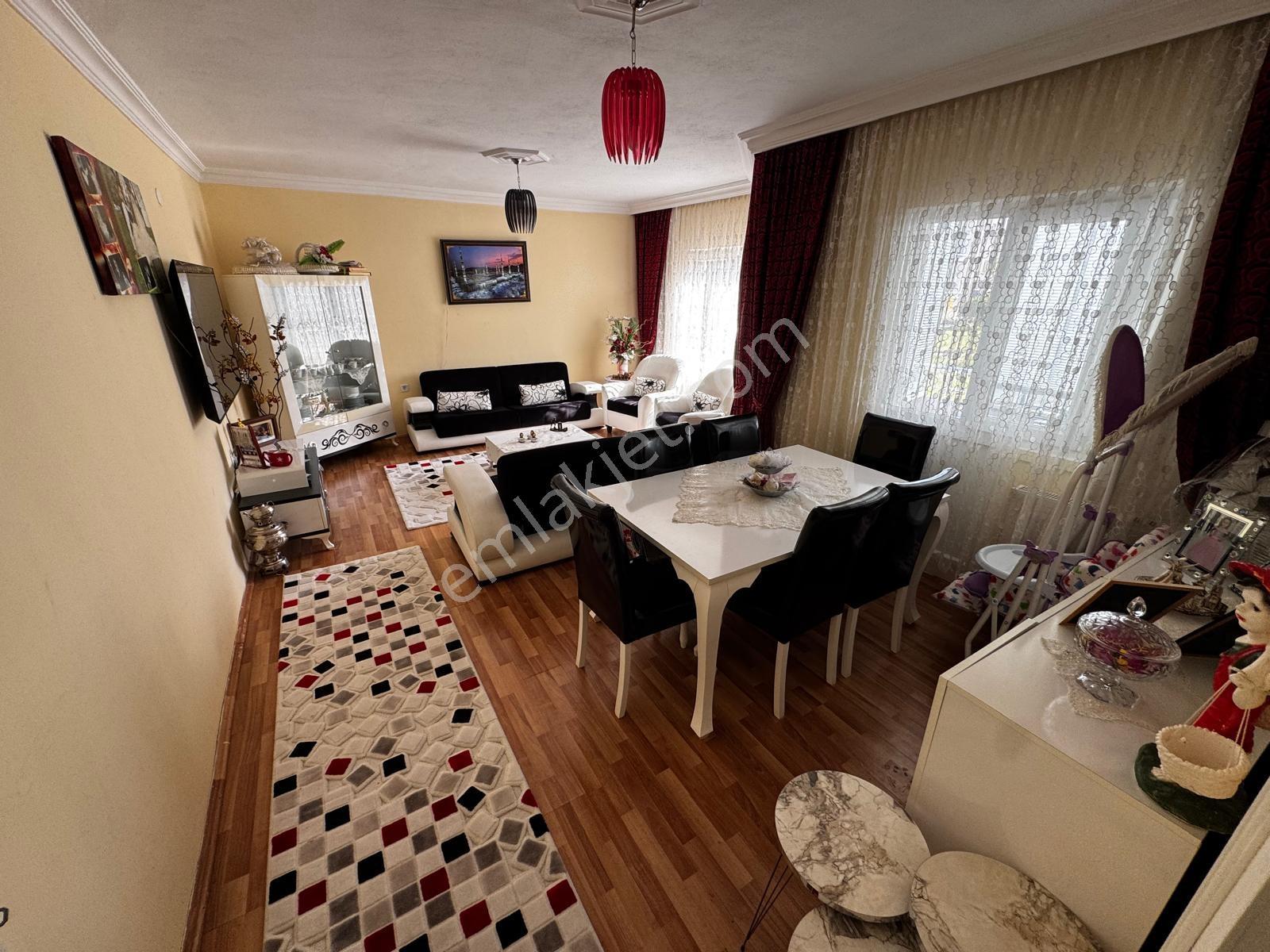 Güzelkent Mah.3+1 120 M2 Site İçerisinde Full Yapılı Daire — fotoğraf 7