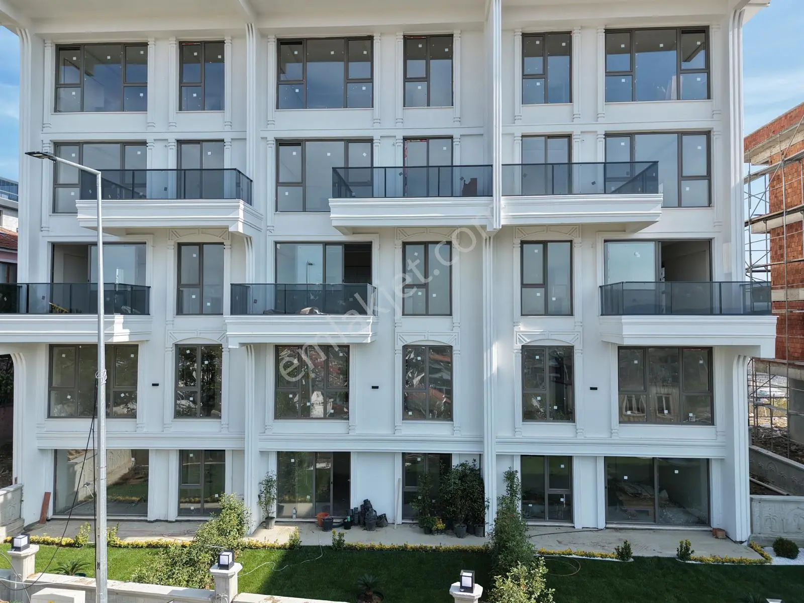Mehmet Akif Ersoyda Panaromik Deniz Manzaralı,1+1 Daire