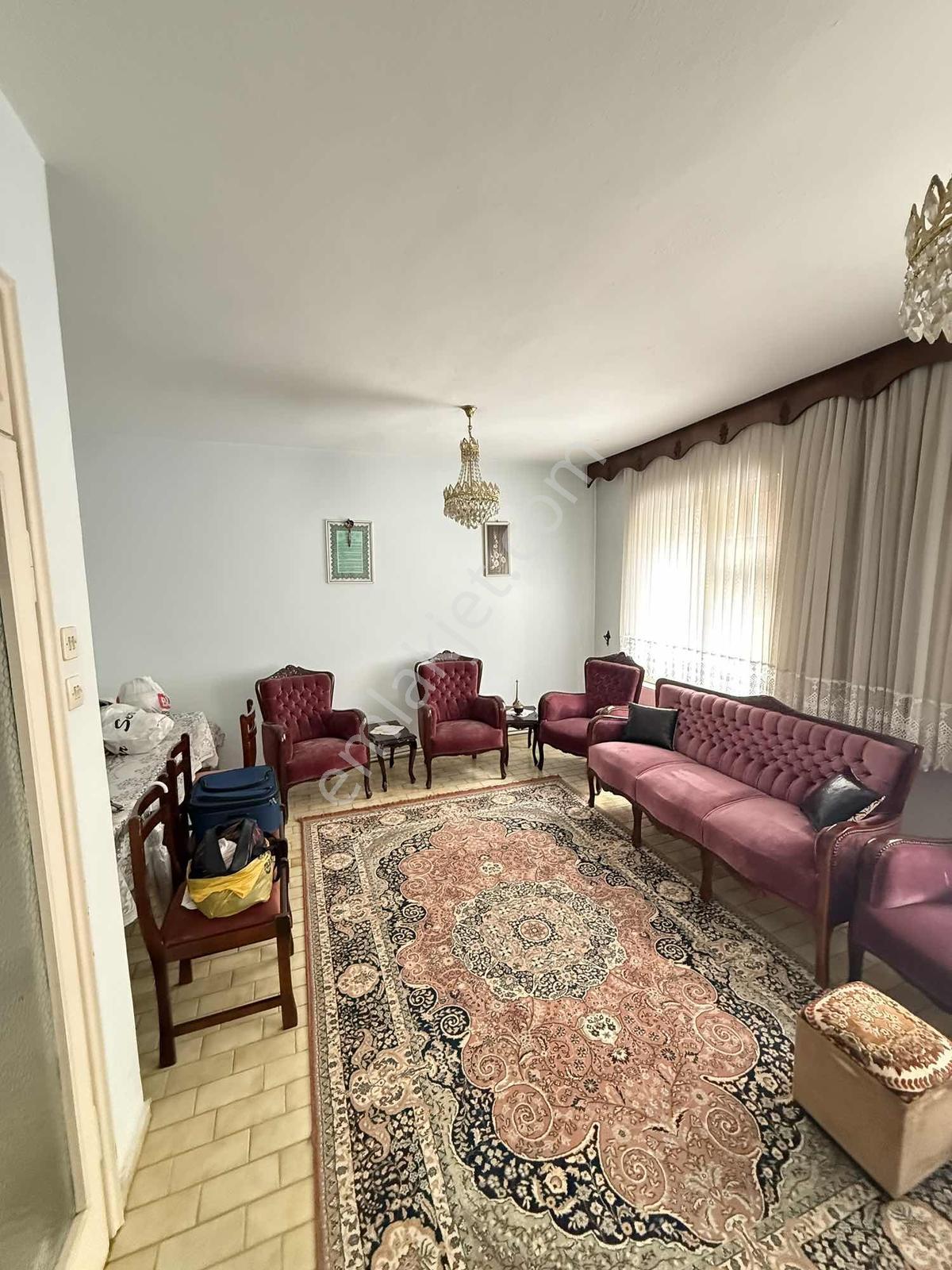Mrg Oteli Arkasında Satılık Geniş 3+1 Daire — fotoğraf 2