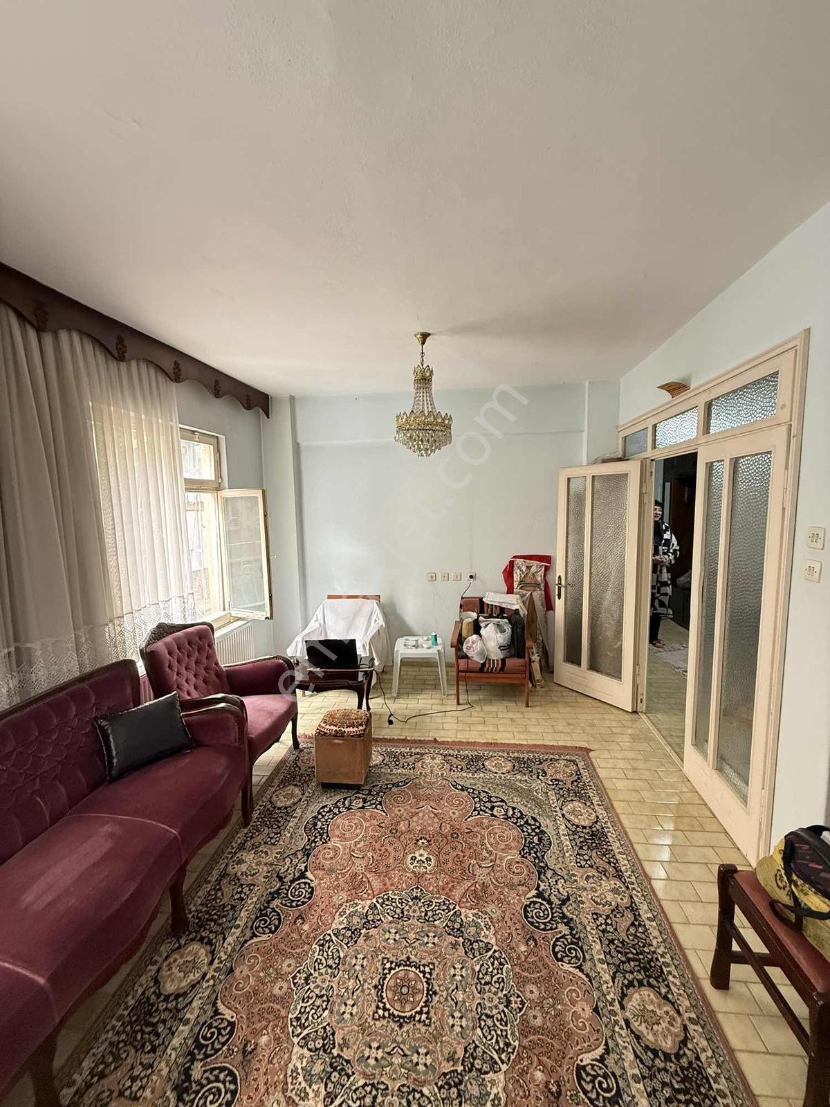 Mrg Oteli Arkasında Satılık Geniş 3+1 Daire — fotoğraf 3