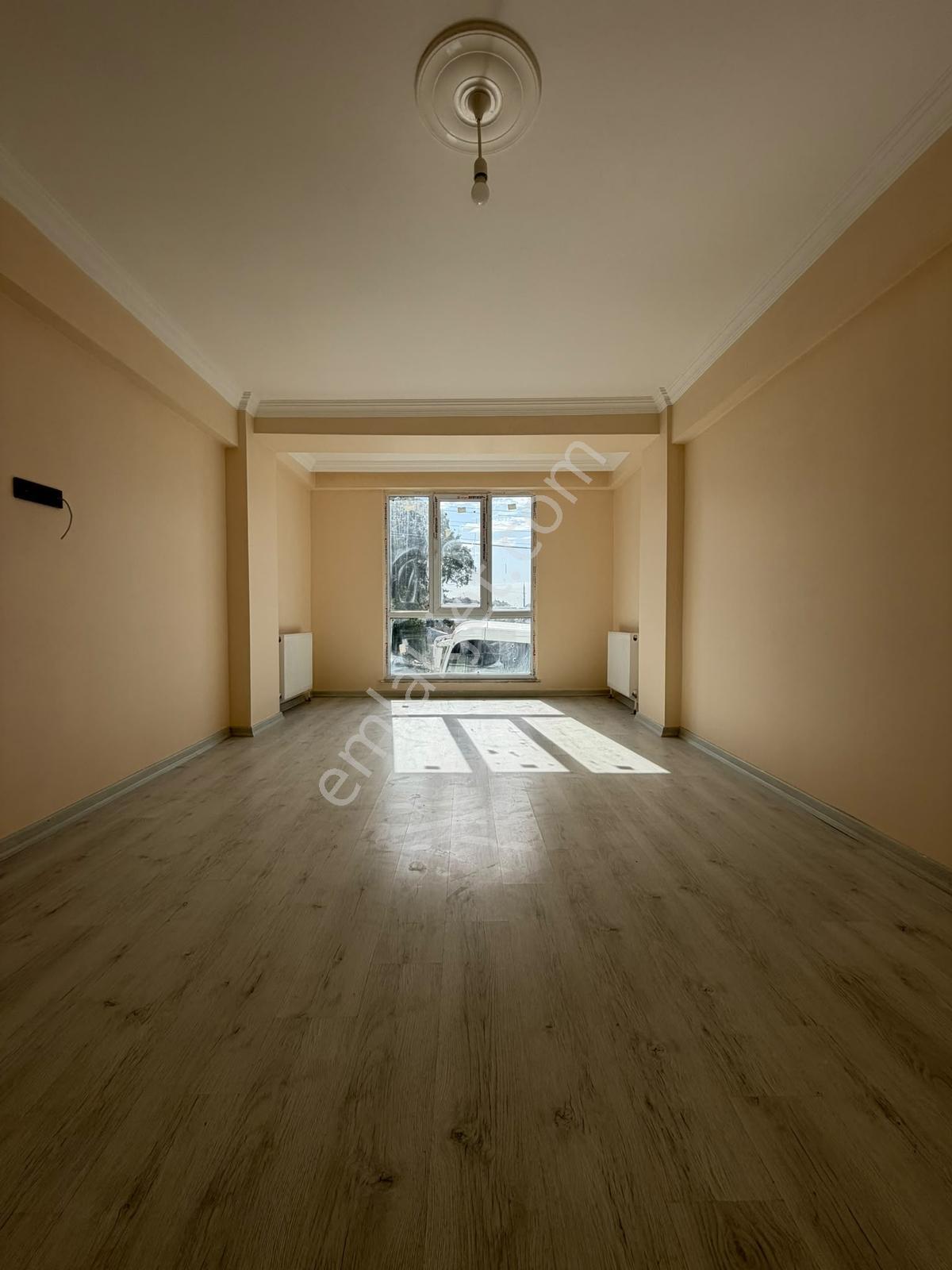 Famili'den Erbay Caddesinde Köşebaşı İskanlı Satılık Daire — fotoğraf 2