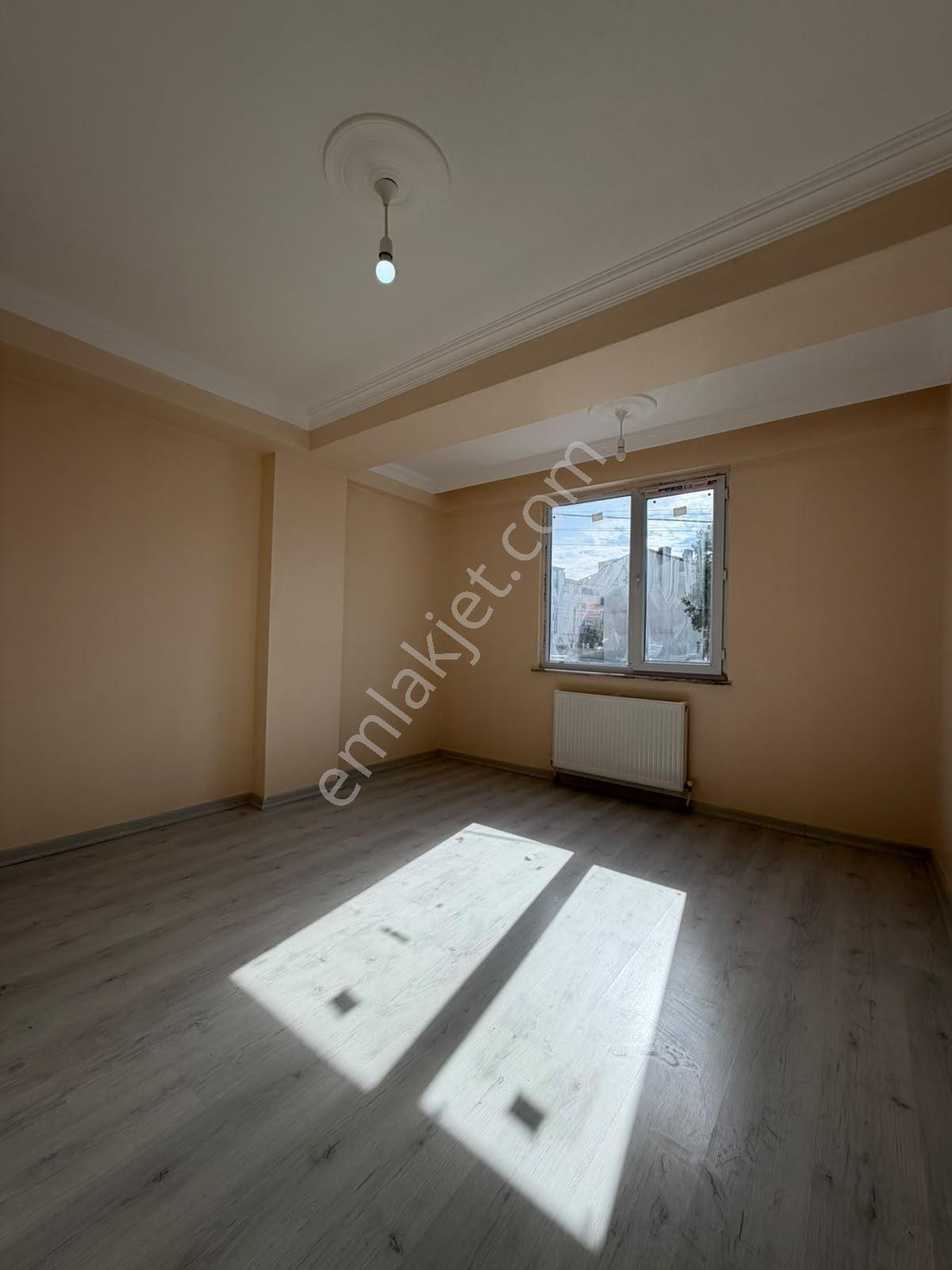 Famili'den Erbay Caddesinde Köşebaşı İskanlı Satılık Daire — fotoğraf 3