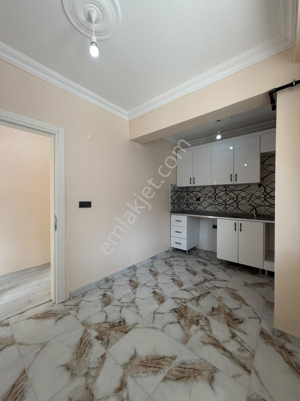 Famili'den Erbay Caddesinde Köşebaşı İskanlı Satılık Daire — fotoğraf 12