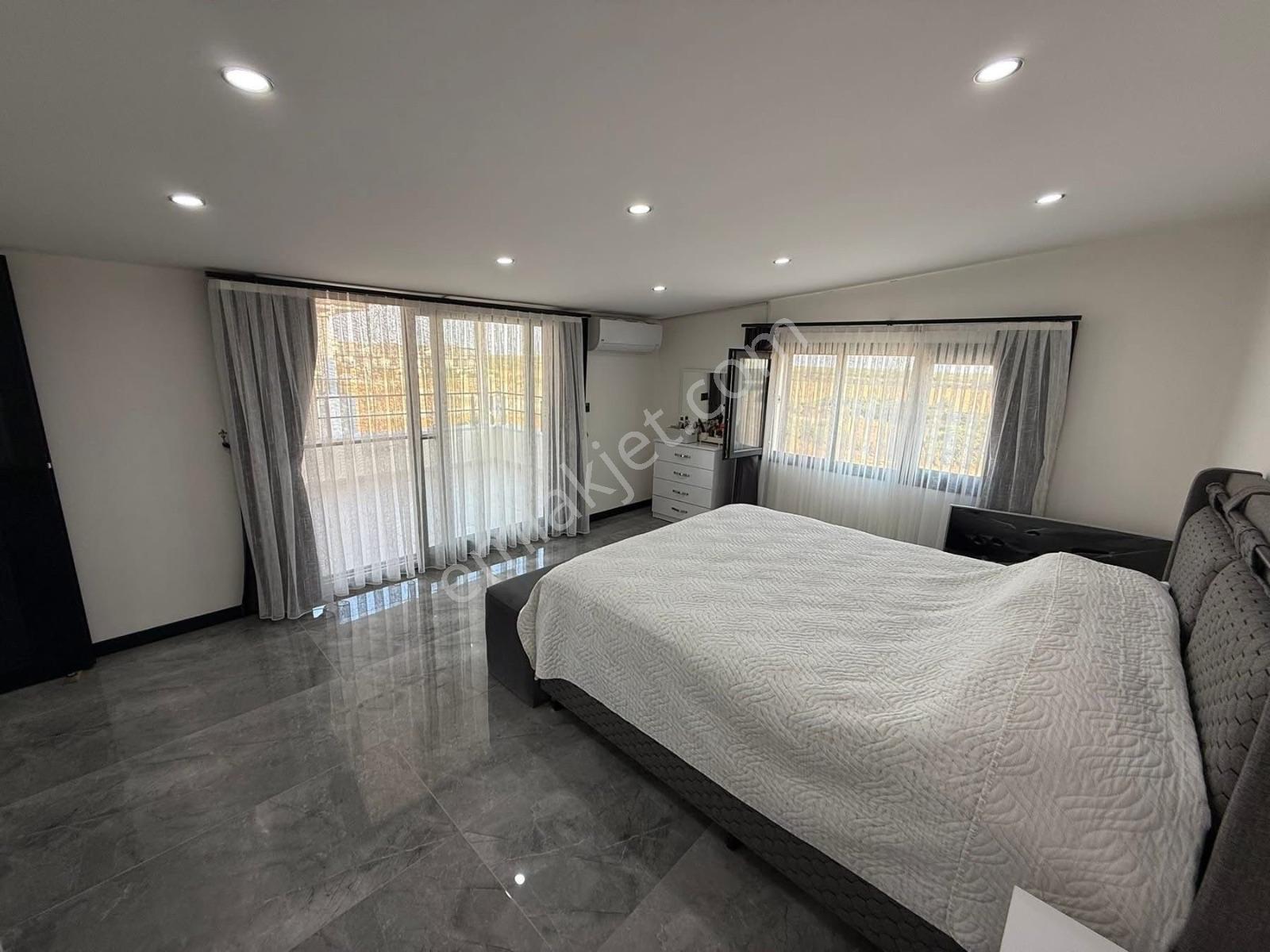 Didim’de Tam Müstakil 1.sınıf Eşyalı Havuzlu 4+1 Oturmaya Hazır Satılık Villa — fotoğraf 13
