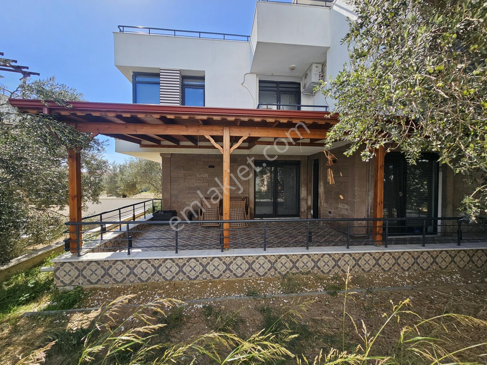 Onmax Karaağaçta 3+1 Havuzlu Site İçerisinde Tam Müstakil Villa — fotoğraf 2