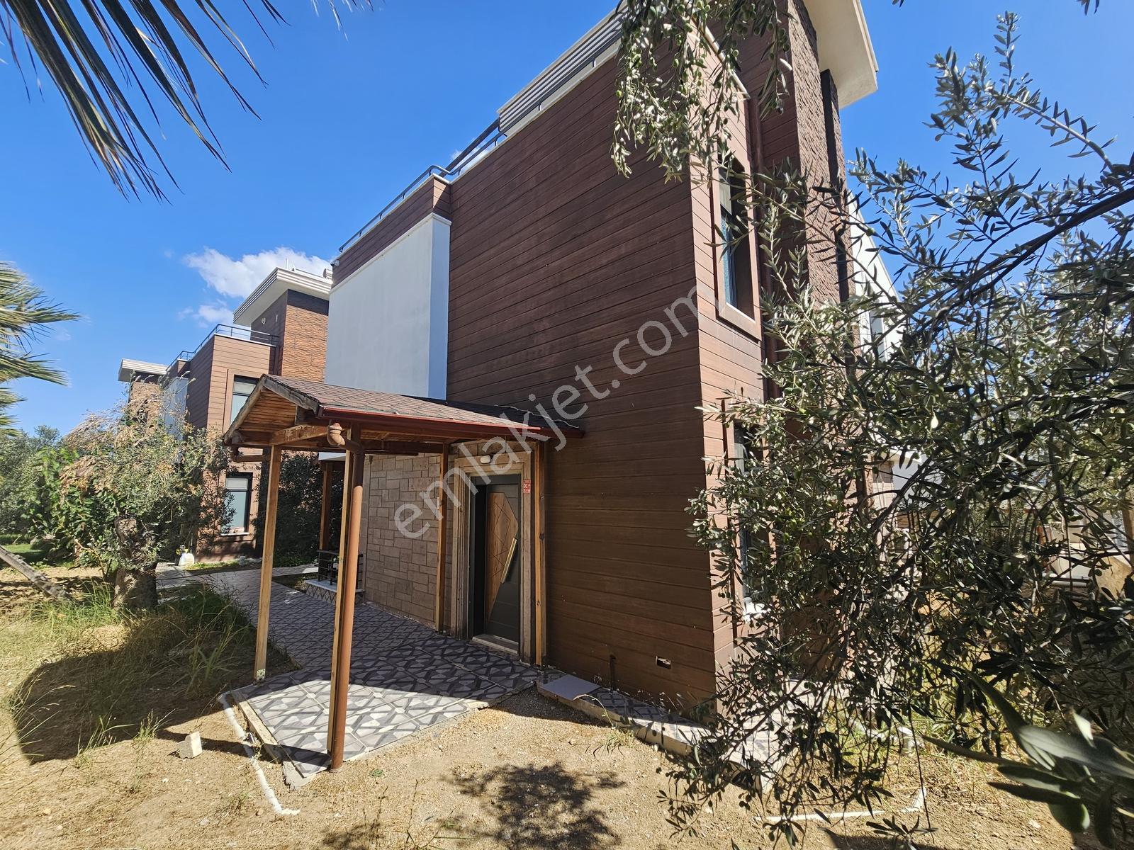 Onmax Karaağaçta 3+1 Havuzlu Site İçerisinde Tam Müstakil Villa — fotoğraf 8