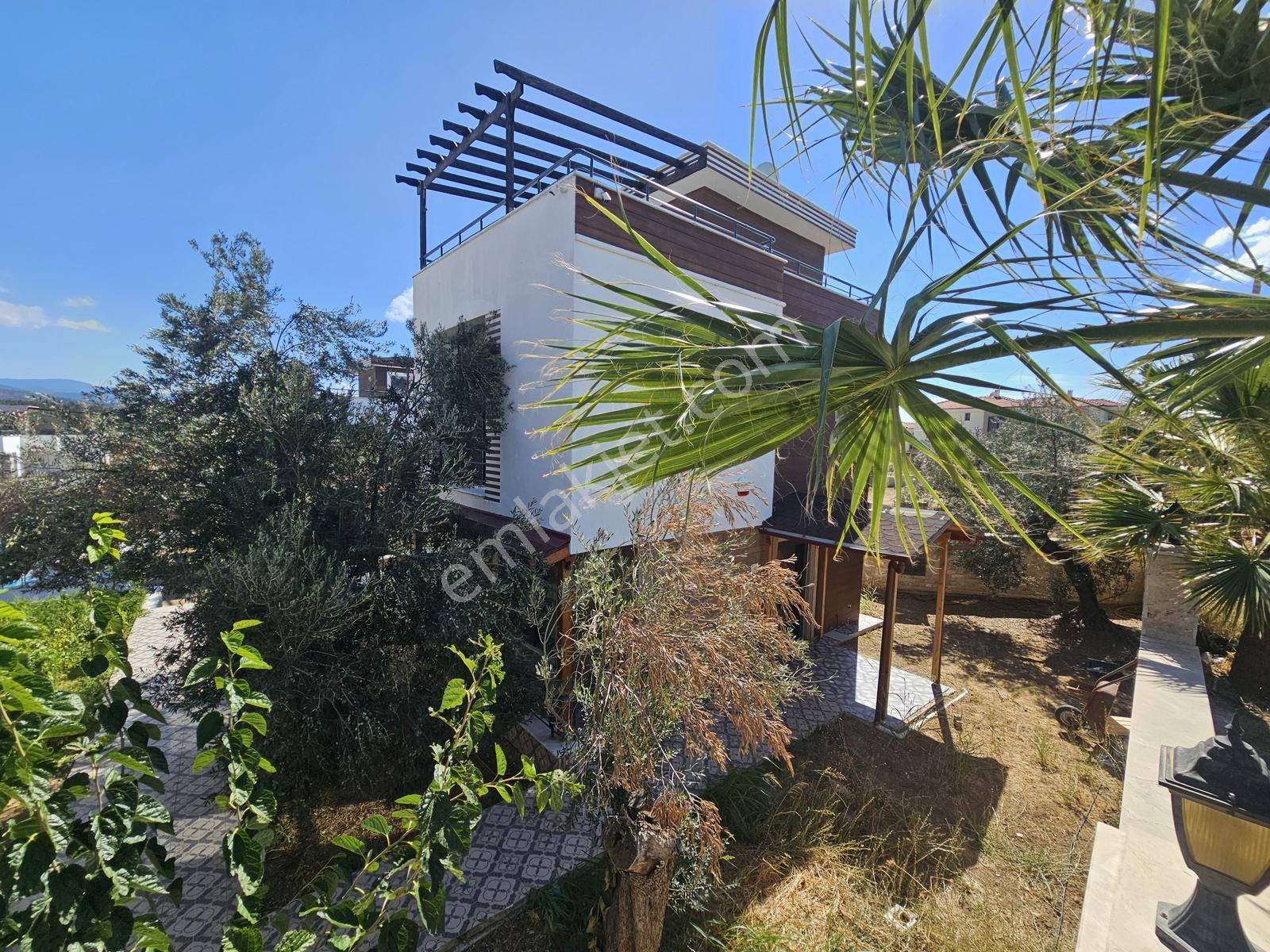 Onmax Karaağaçta 3+1 Havuzlu Site İçerisinde Tam Müstakil Villa — fotoğraf 9
