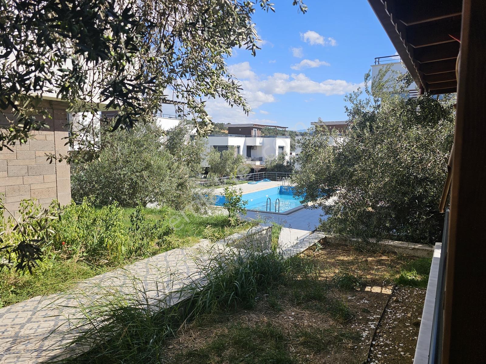 Onmax Karaağaçta 3+1 Havuzlu Site İçerisinde Tam Müstakil Villa — fotoğraf 10