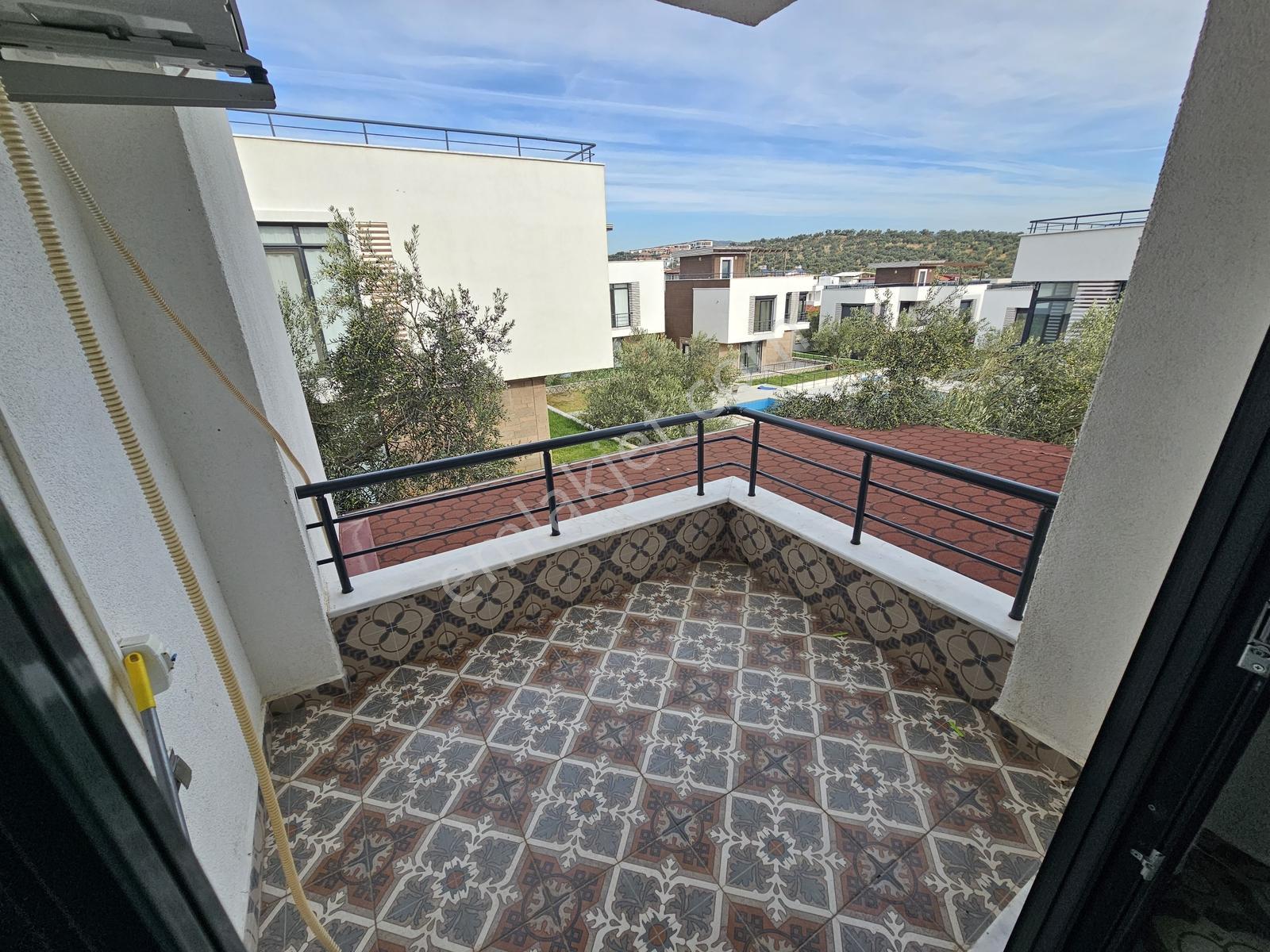 Onmax Karaağaçta 3+1 Havuzlu Site İçerisinde Tam Müstakil Villa — fotoğraf 21