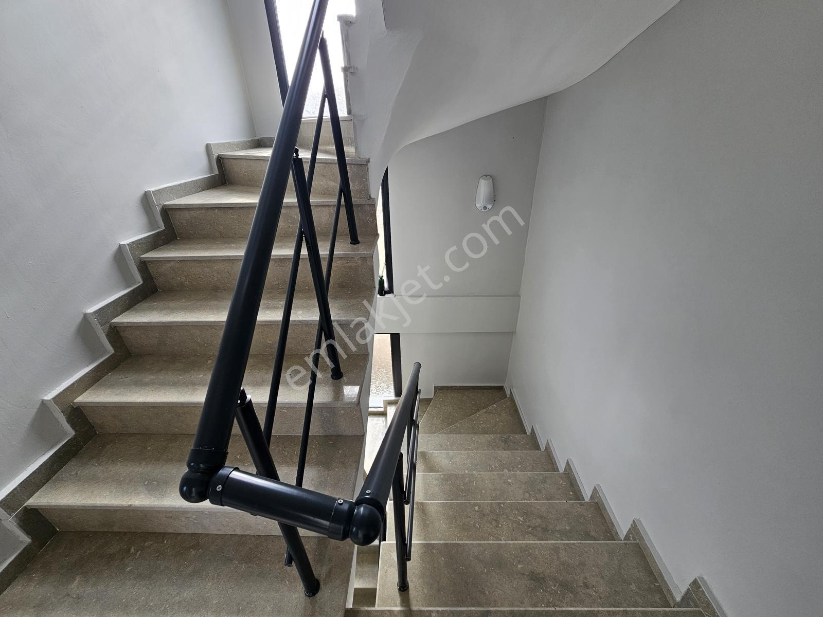 Onmax Karaağaçta 3+1 Havuzlu Site İçerisinde Tam Müstakil Villa — fotoğraf 25