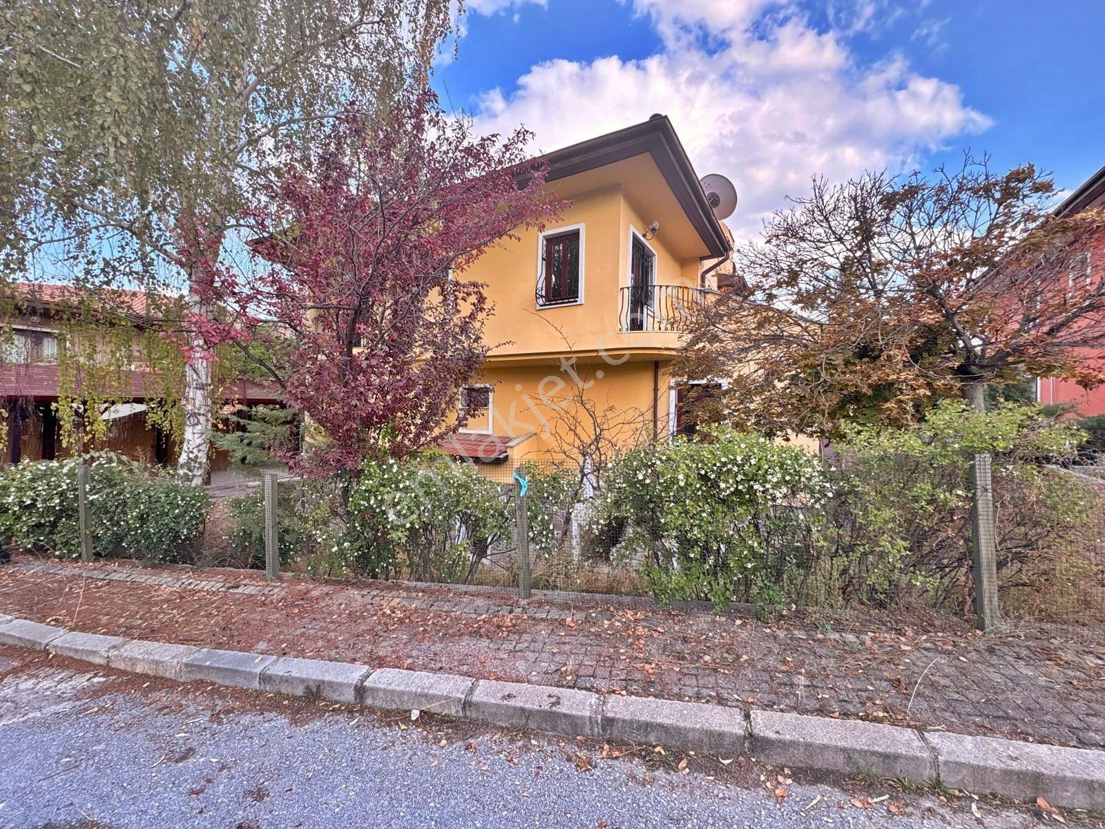 Albayrak Gayrimenkul'den Satılık Prestijli 8+1 Tripleks Villa — fotoğraf 2