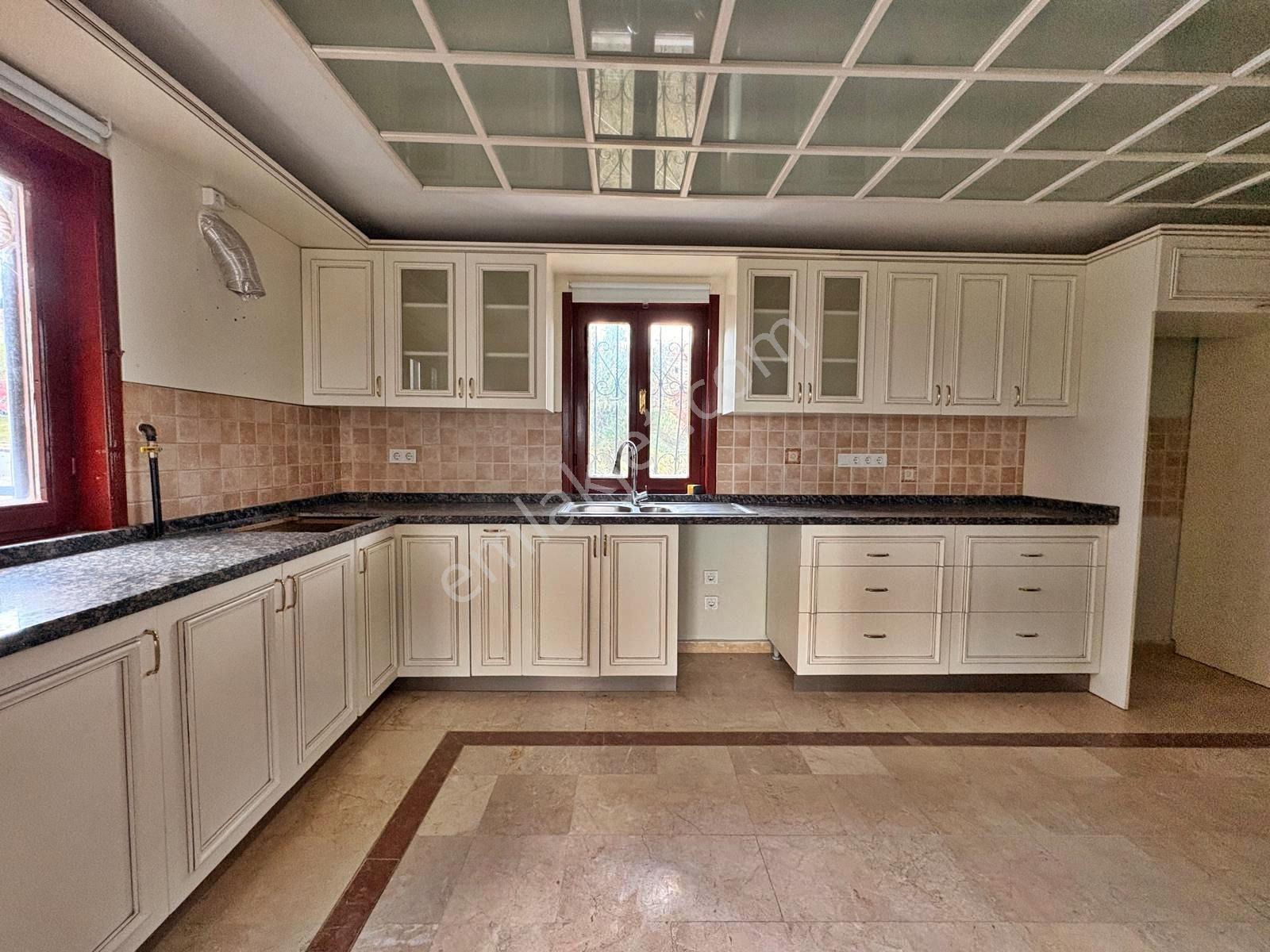 Albayrak Gayrimenkul'den Satılık Prestijli 8+1 Tripleks Villa — fotoğraf 11